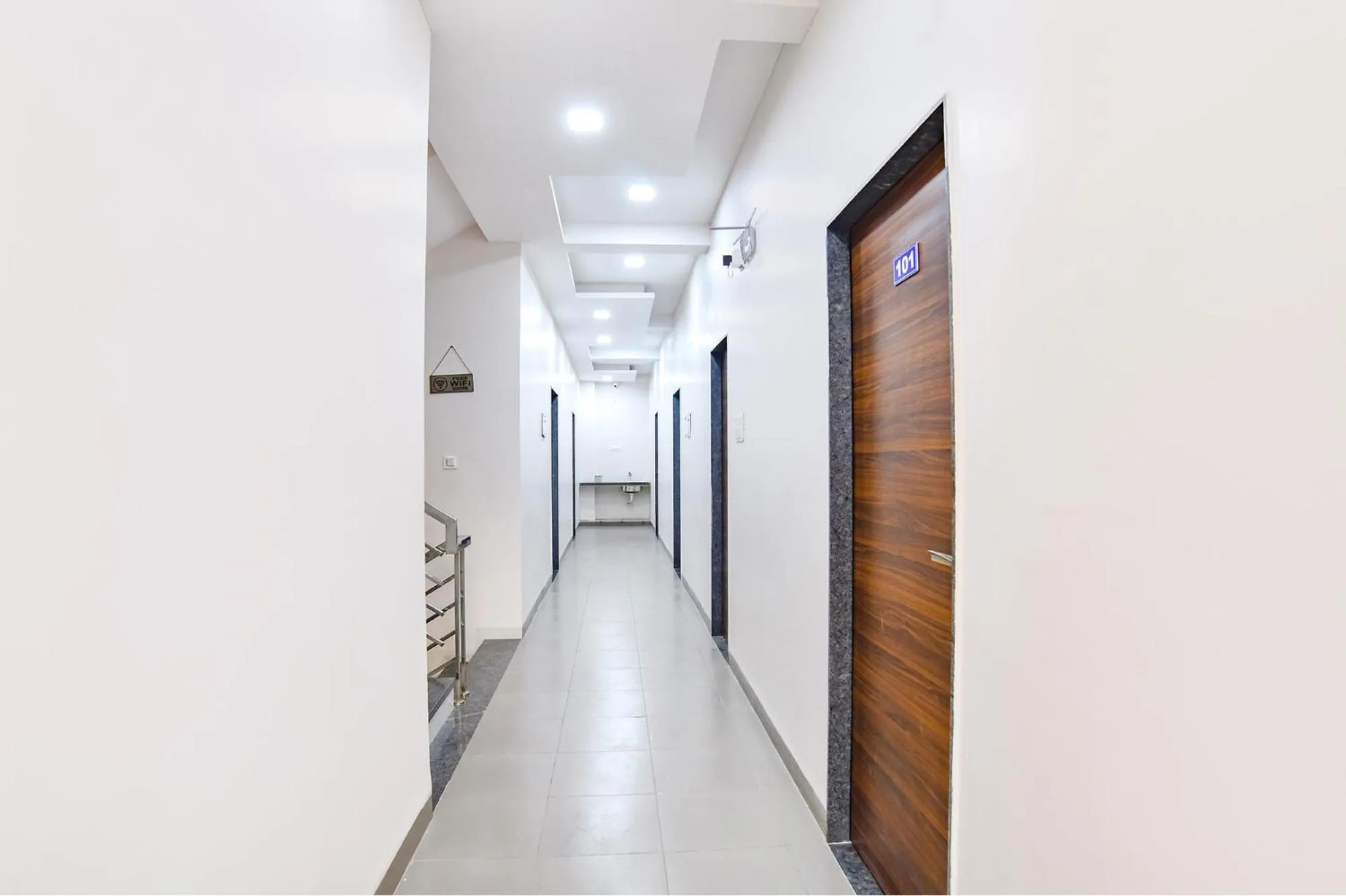 Lobby or reception in FabExpress Golden Epoch