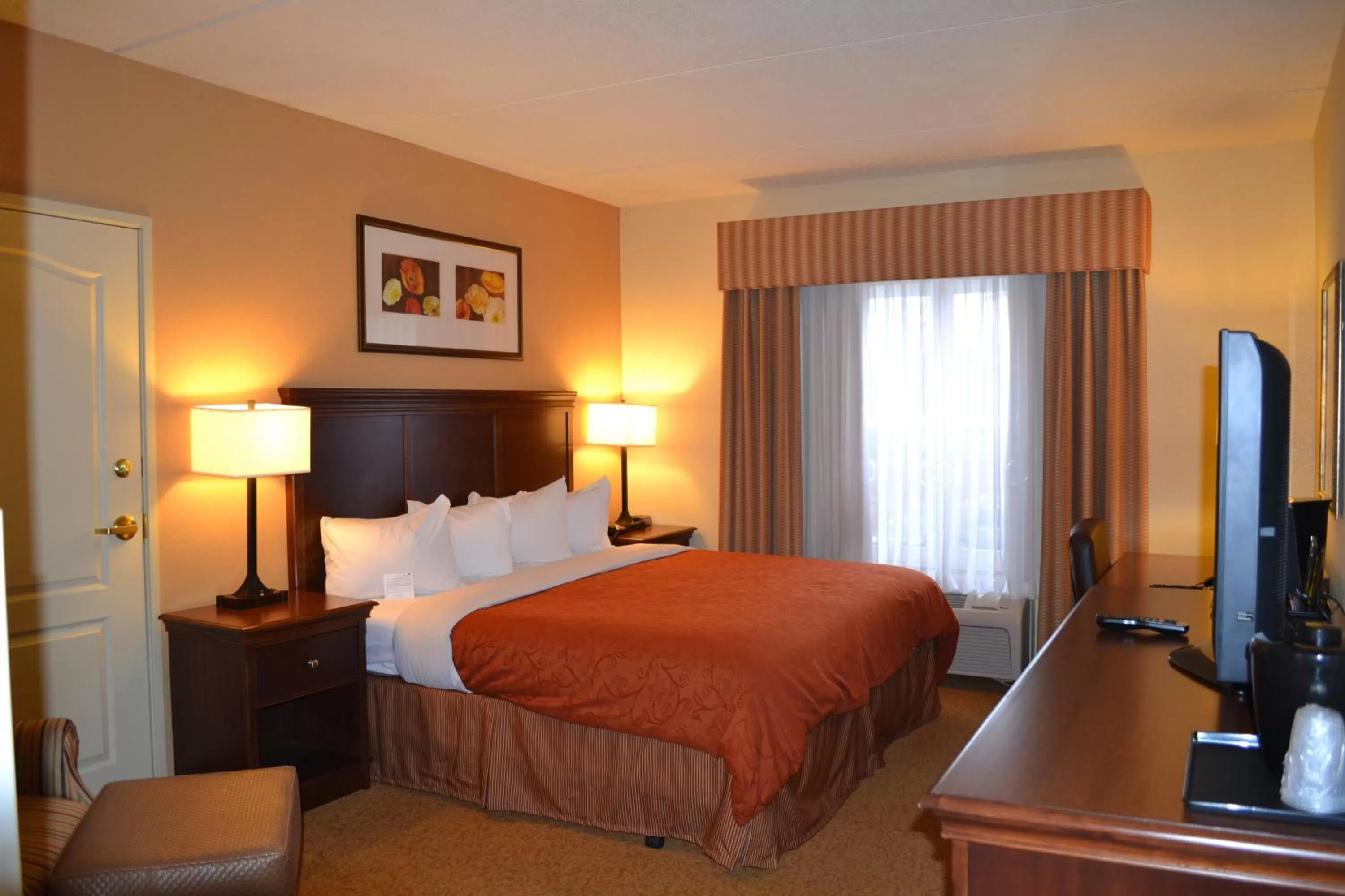 Day in Country Inn & Suites by Radisson, Lexington Park (Patuxent River Naval Air Station), MD