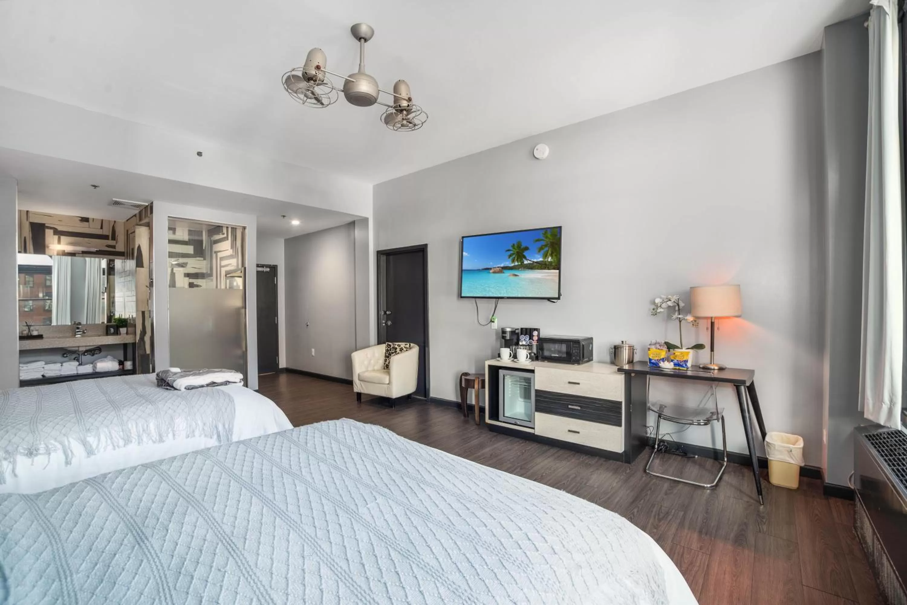 Photo of the whole room, Bed in Good Hotels Downtown Denver