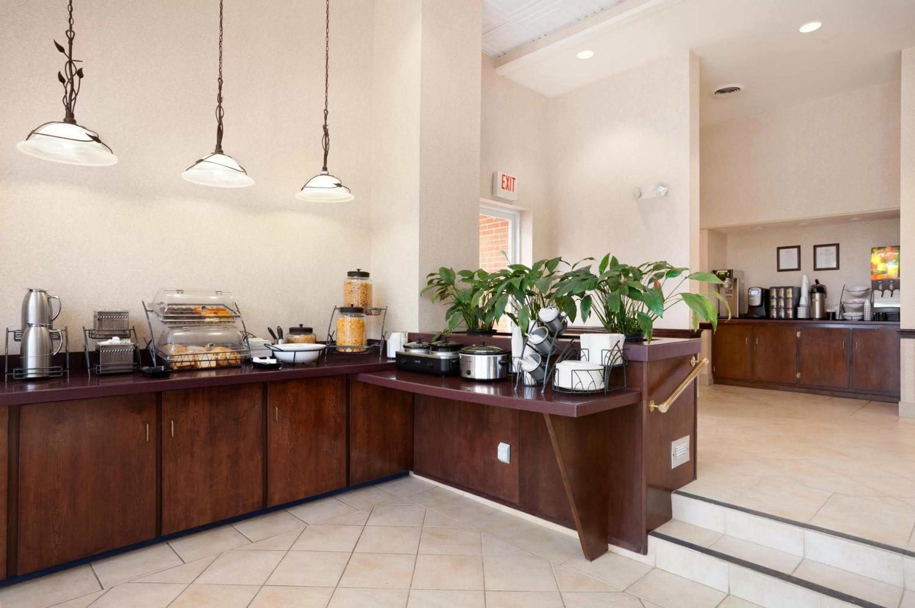 Dining area in Baymont by Wyndham Warrenton