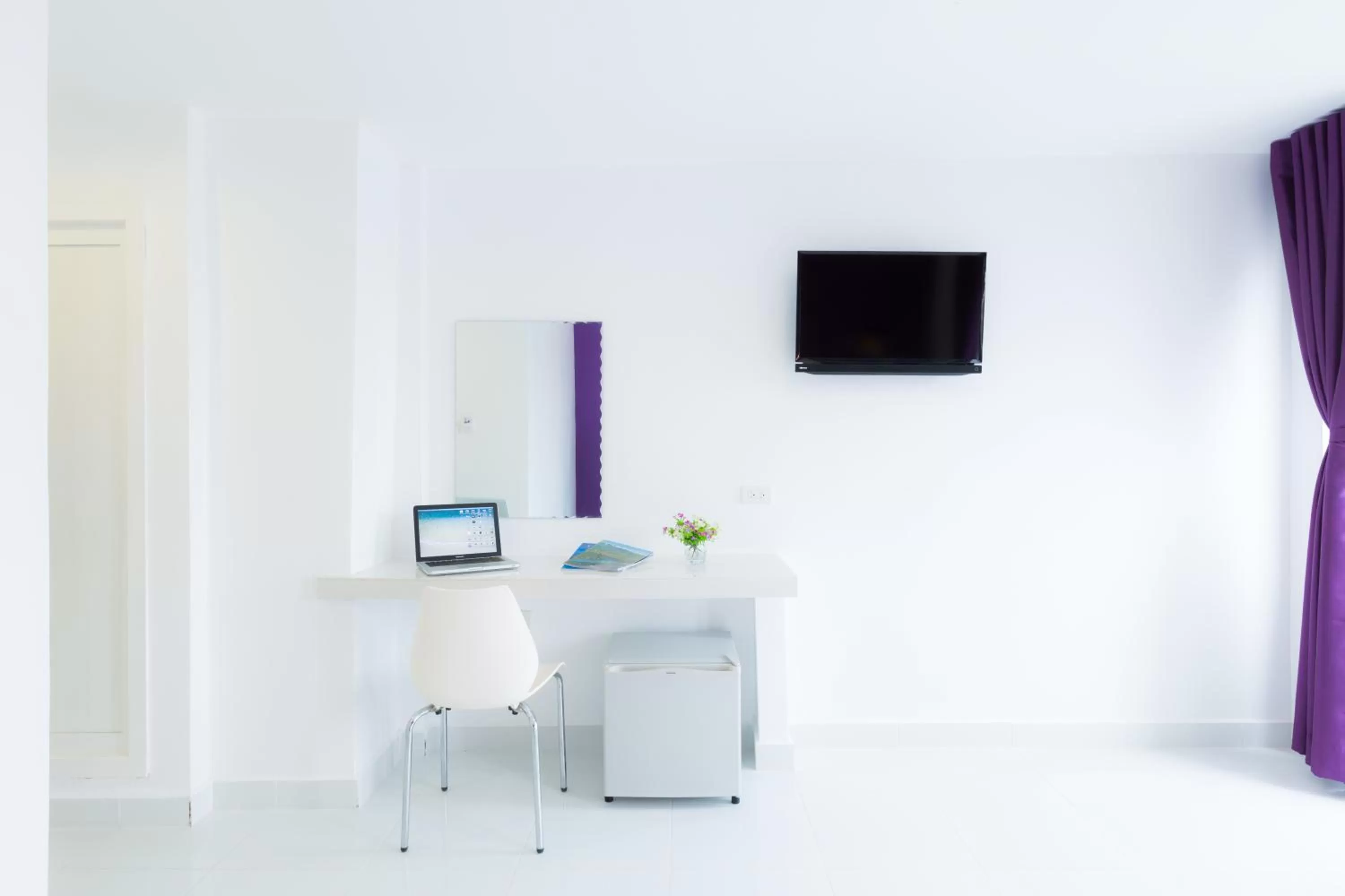 TV and multimedia, TV/Entertainment Center in Hotel Zing Phnom Penh