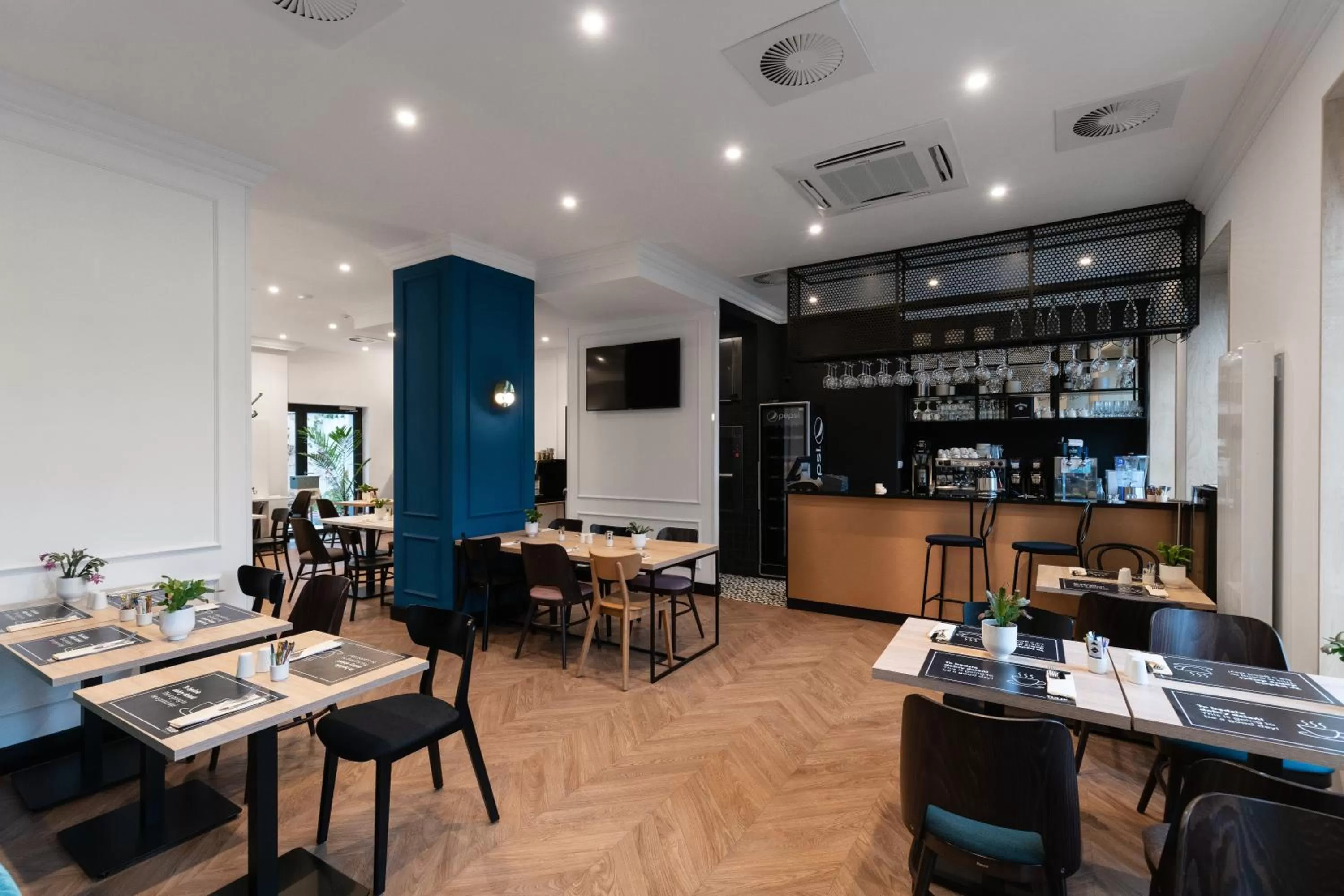 Restaurant/places to eat in Hotel Tulip Residences Warsaw Targowa