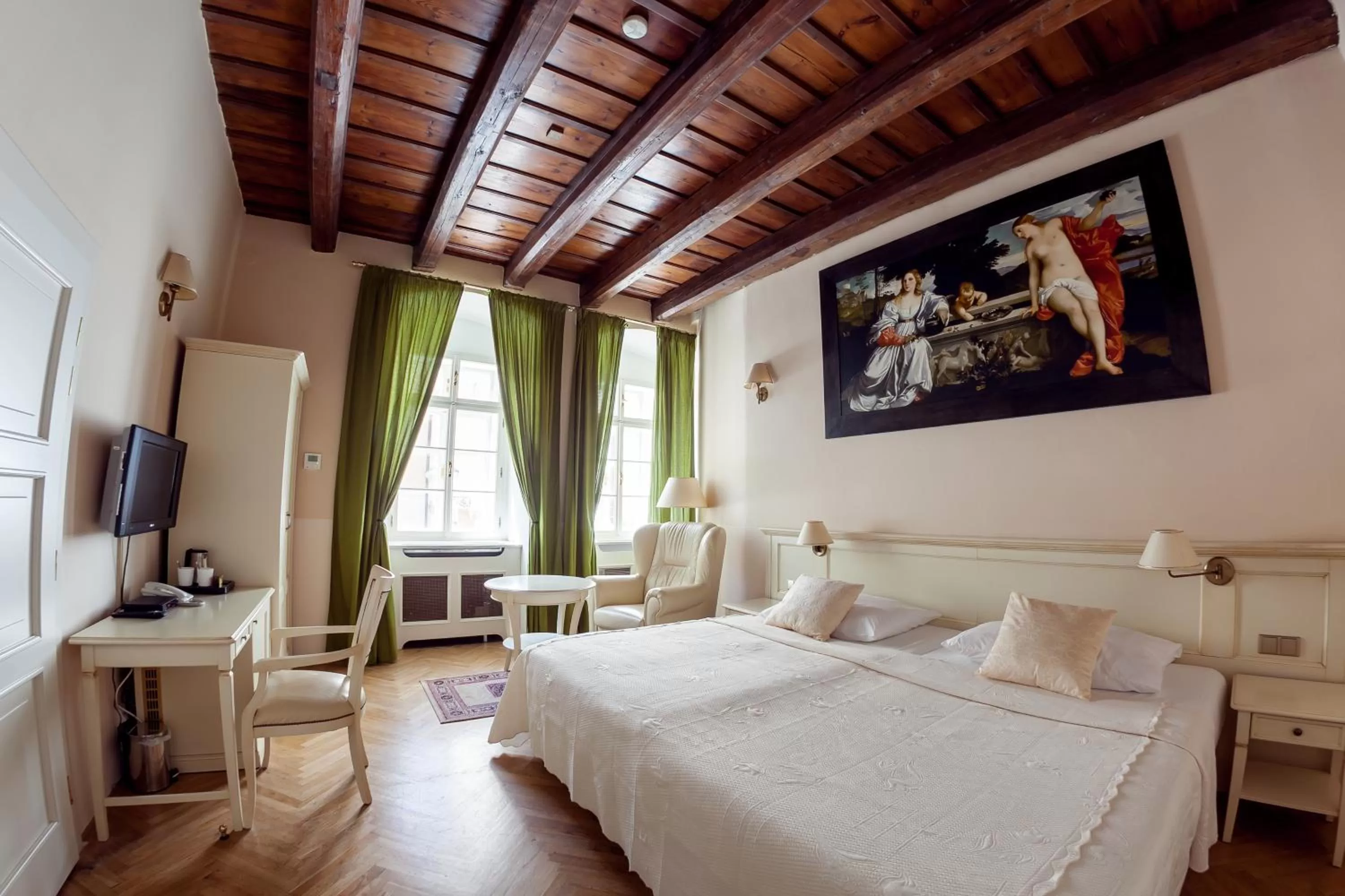 Bed in Tyn Yard Residence