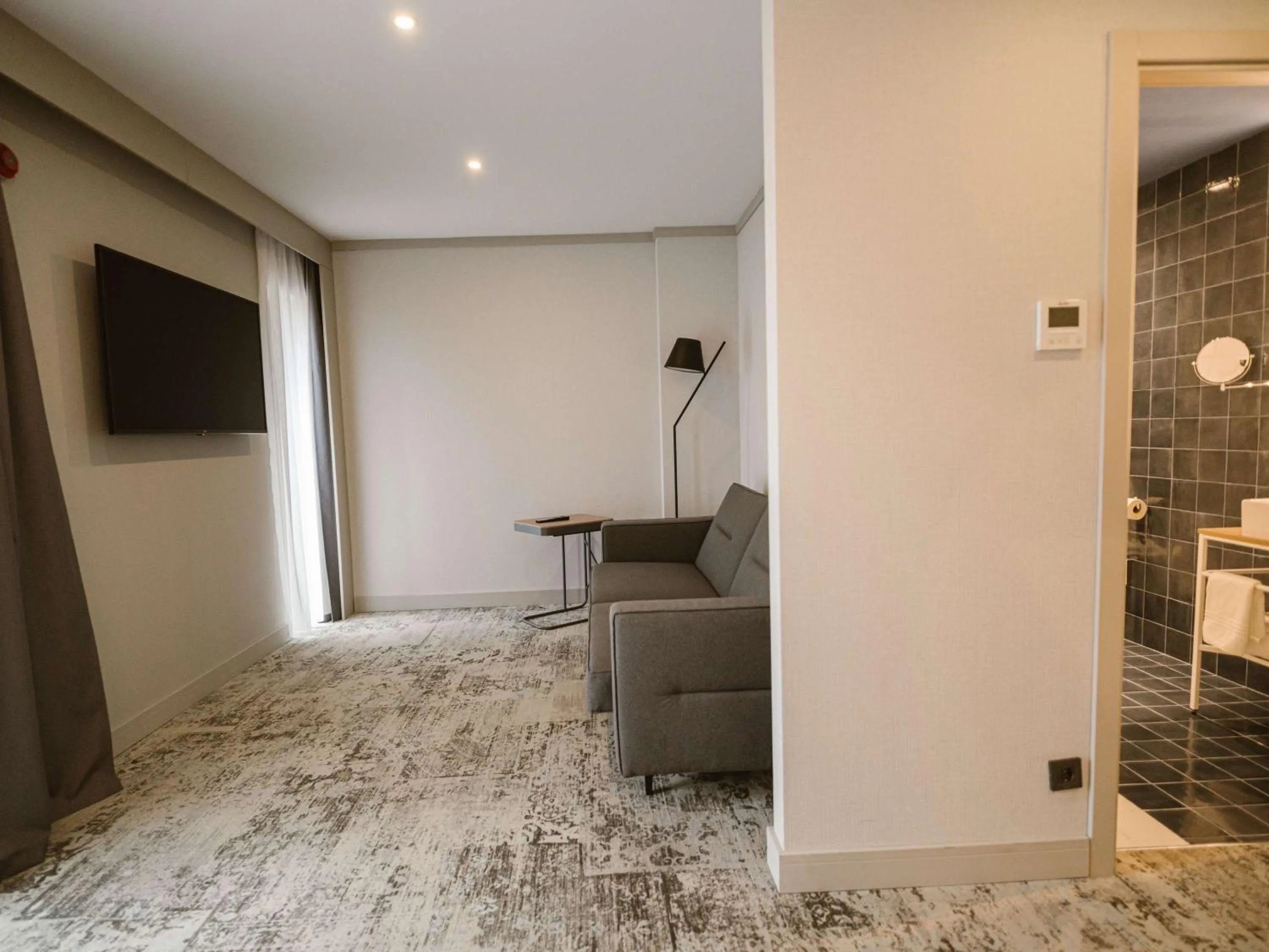 Suite with One Double Bed and Sofa Bed in Mercure Sibiu Arsenal