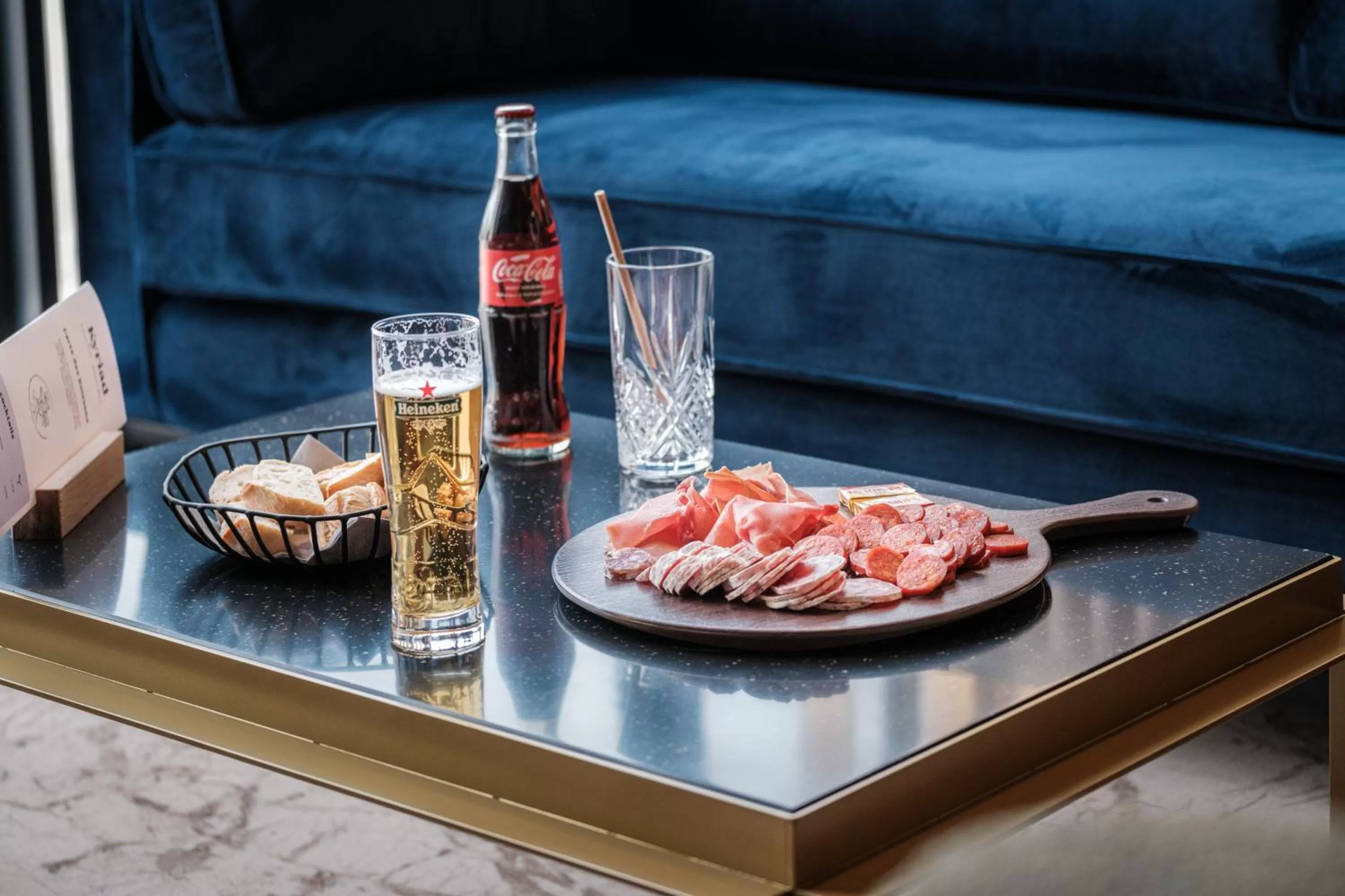 Lounge or bar in Kyriad Tours Sud - Ballan Mire