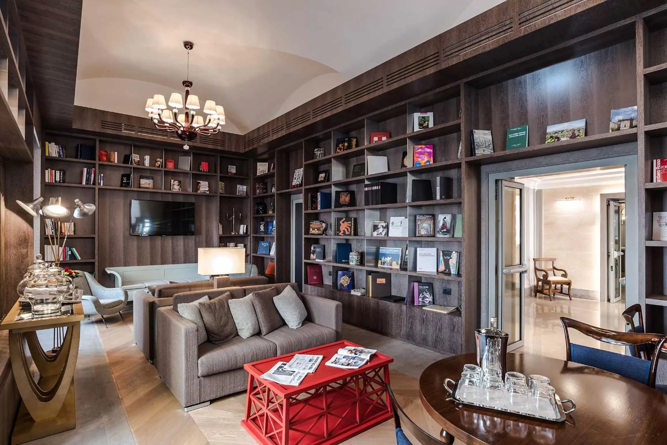 Library in Hotel Martis Palace