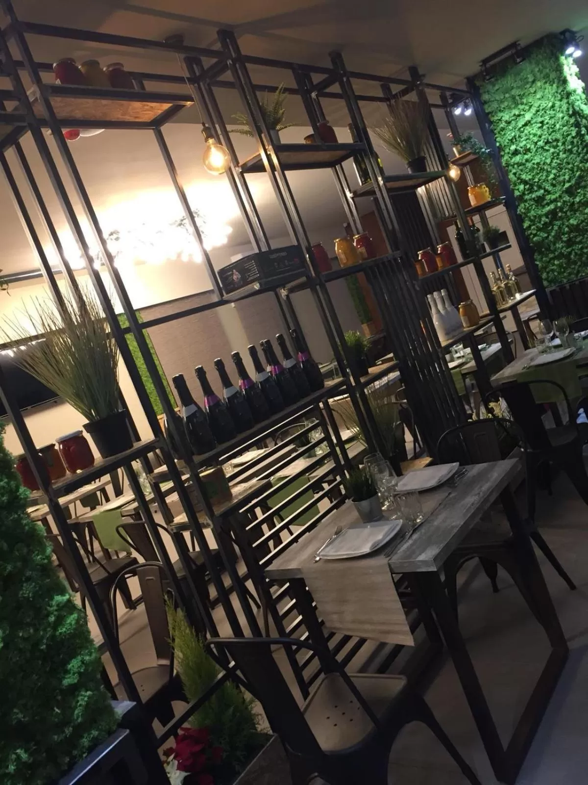 Restaurant/places to eat in Hotel Daytona Palace