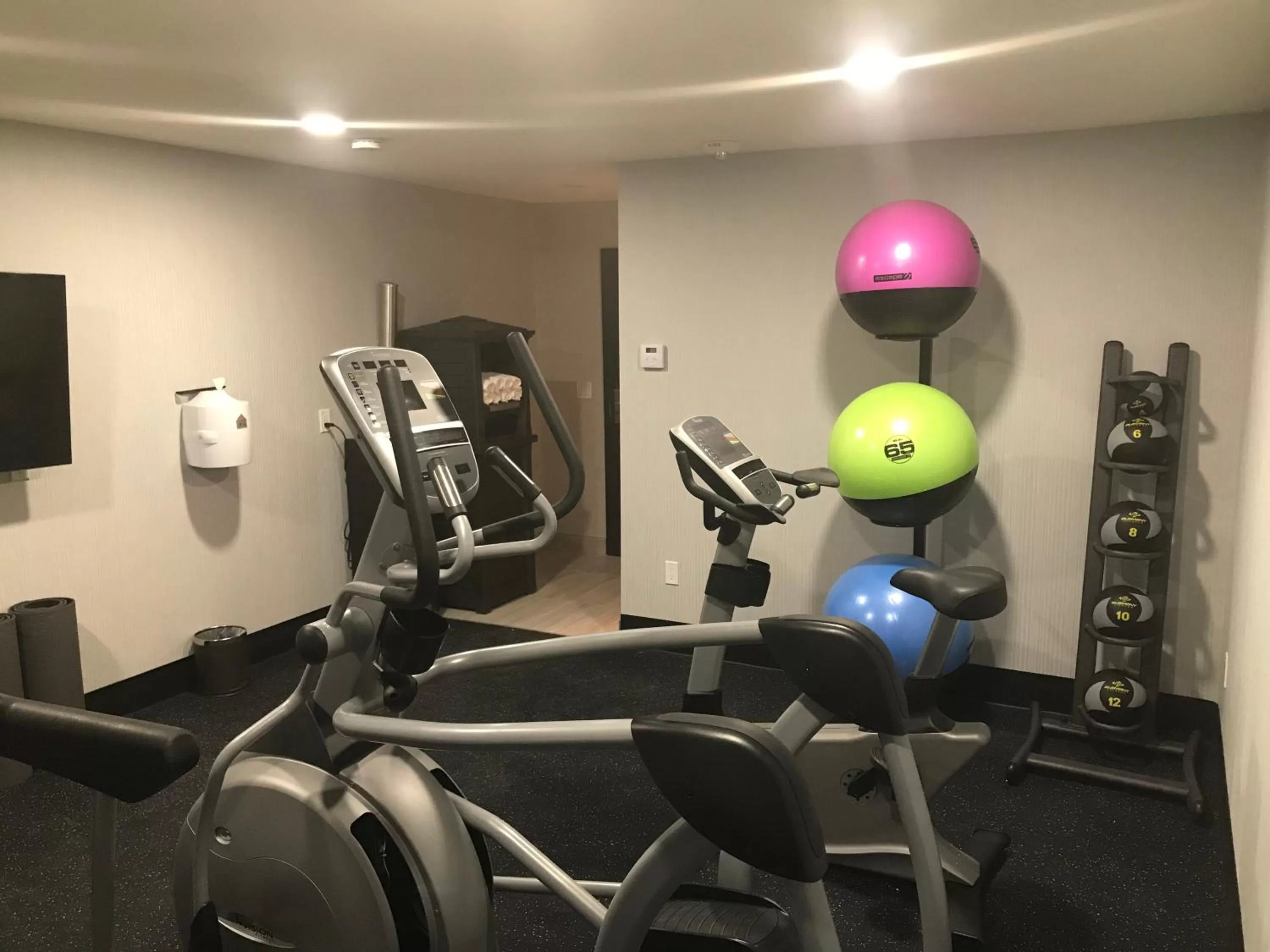 Fitness centre/facilities in Days Inn by Wyndham Wainwright