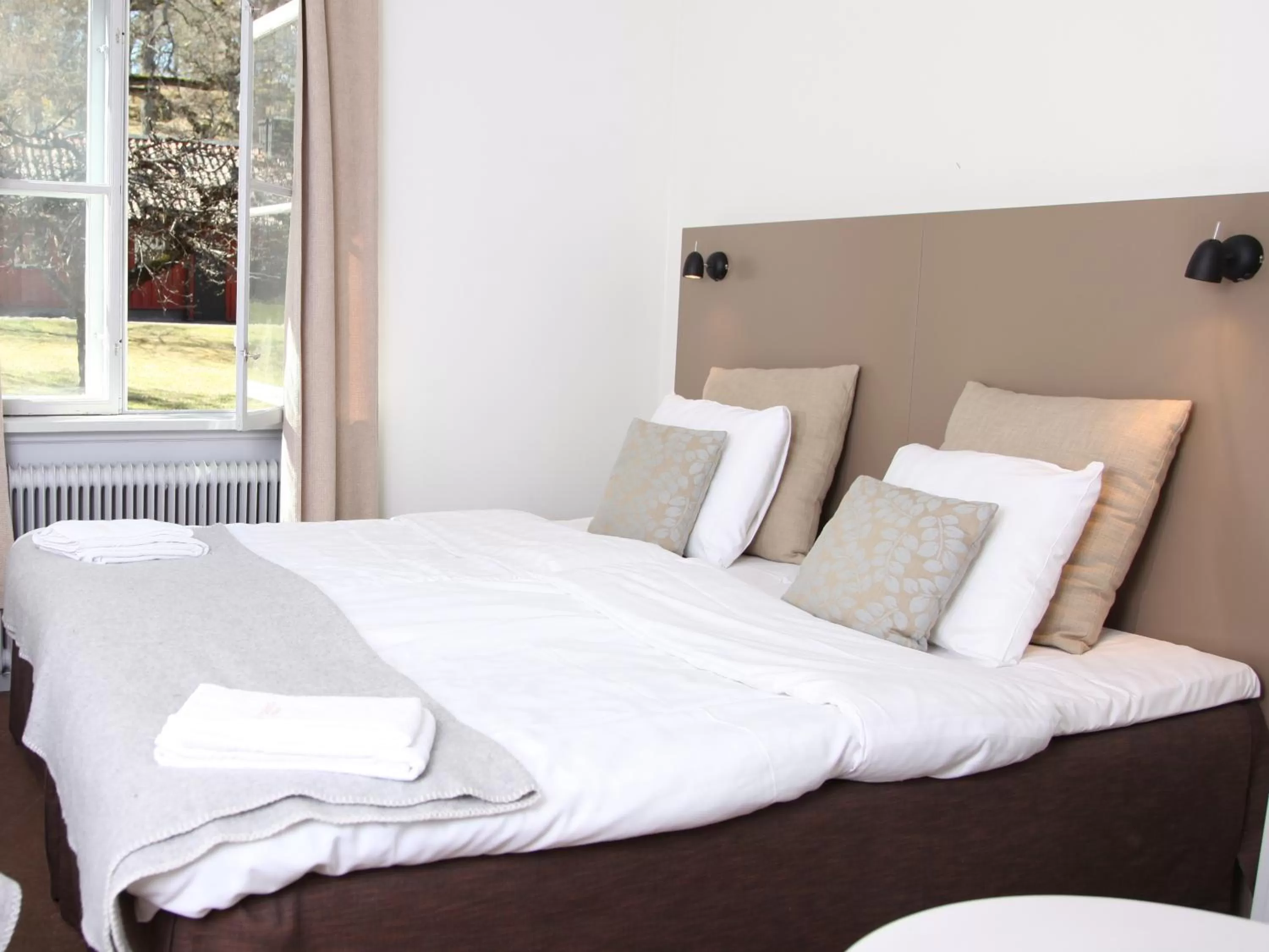 Bed in Gripsholms BnB