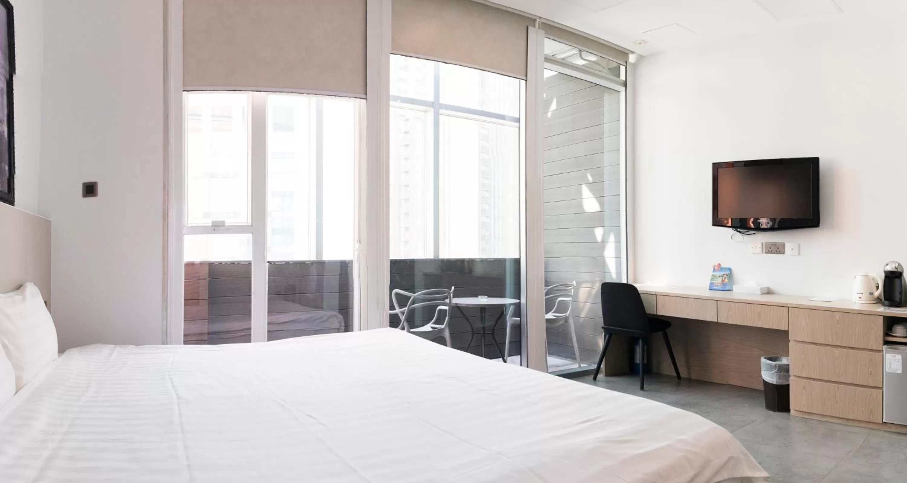 Balcony/Terrace, Bed in Wifi Boutique Hotel