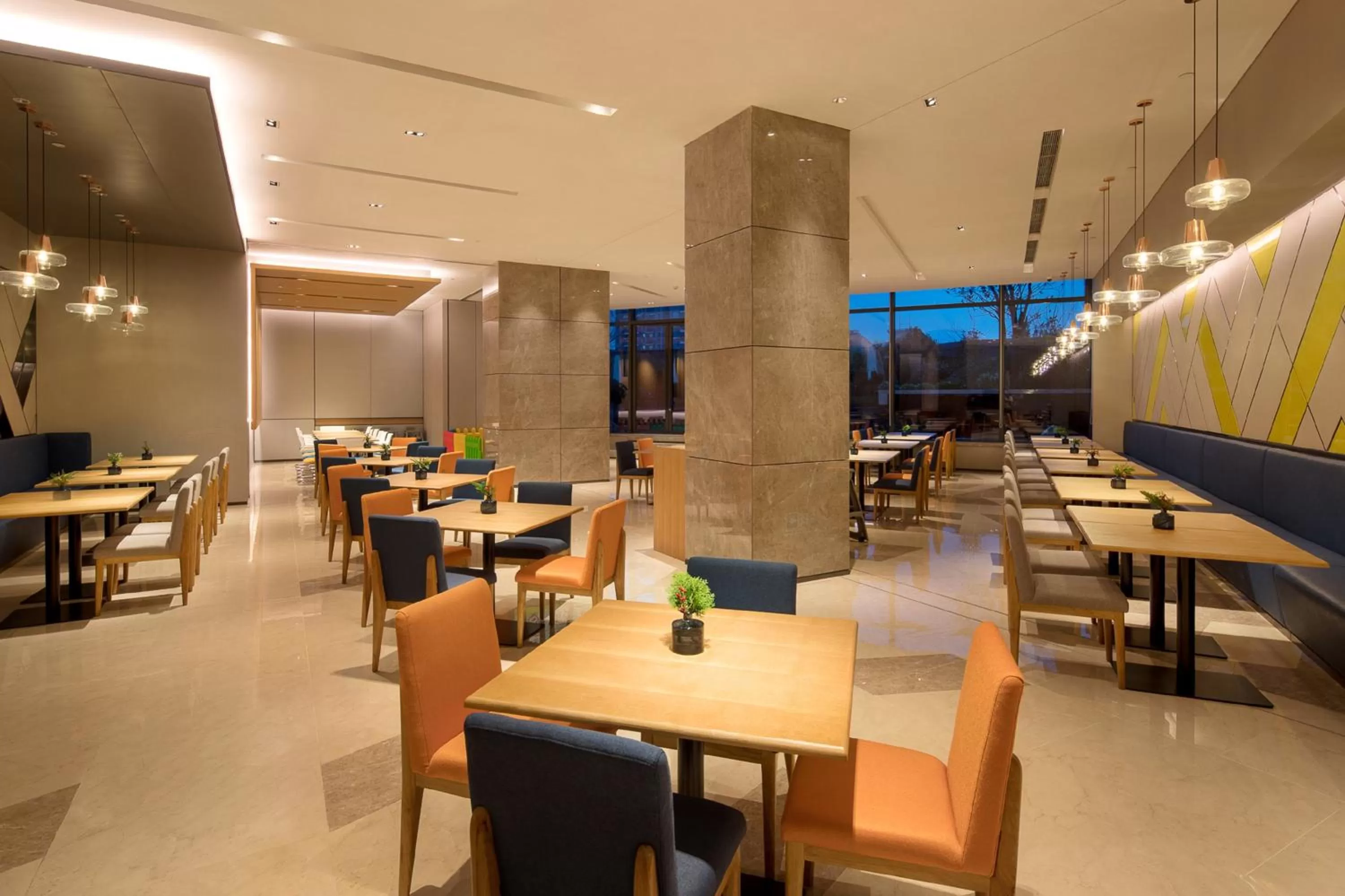 Restaurant/places to eat in Holiday Inn Express Suzhou New District by IHG