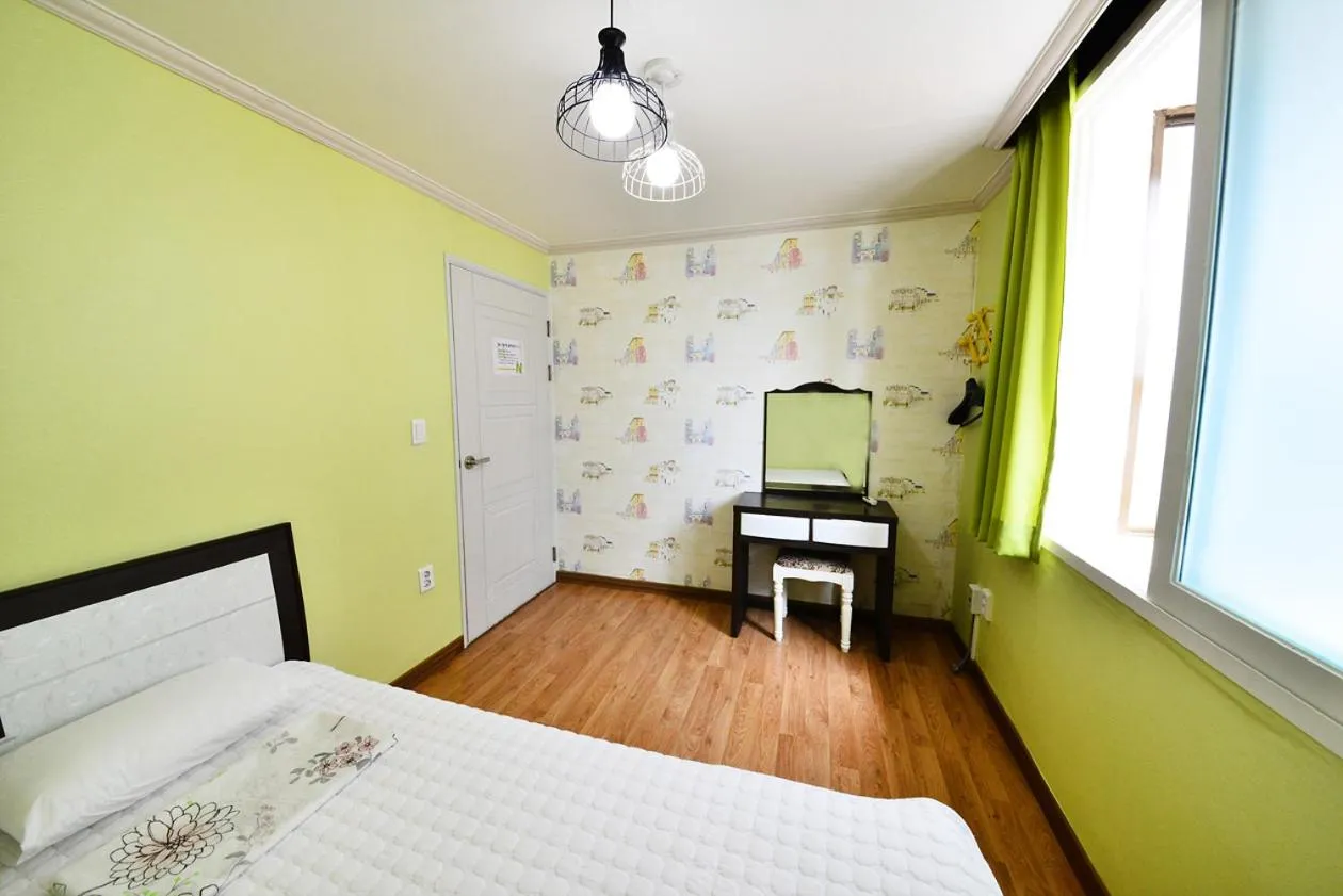 Bedroom, Bed in Gyeongju Namu Guesthouse