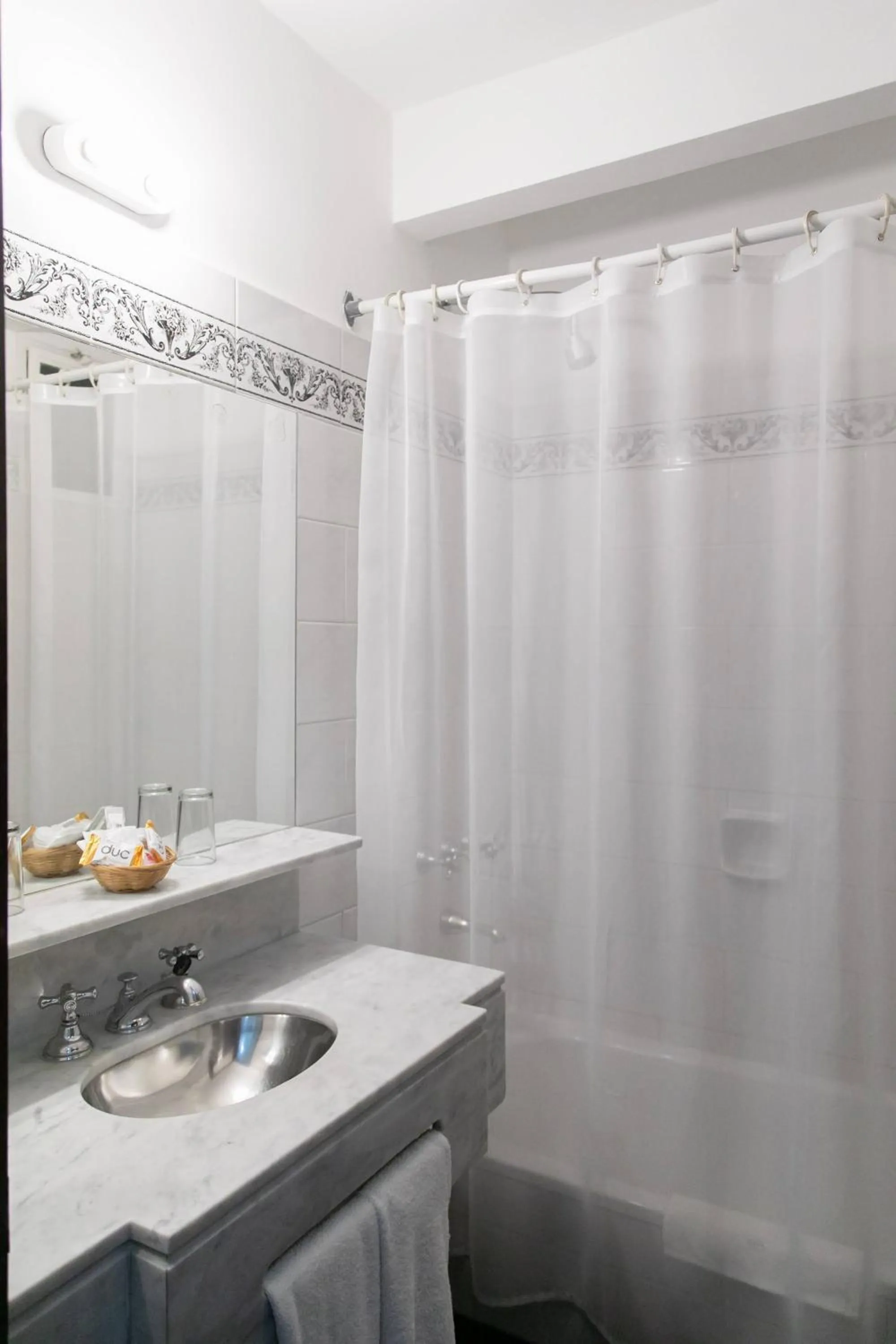 Bathroom in Hotel Salta