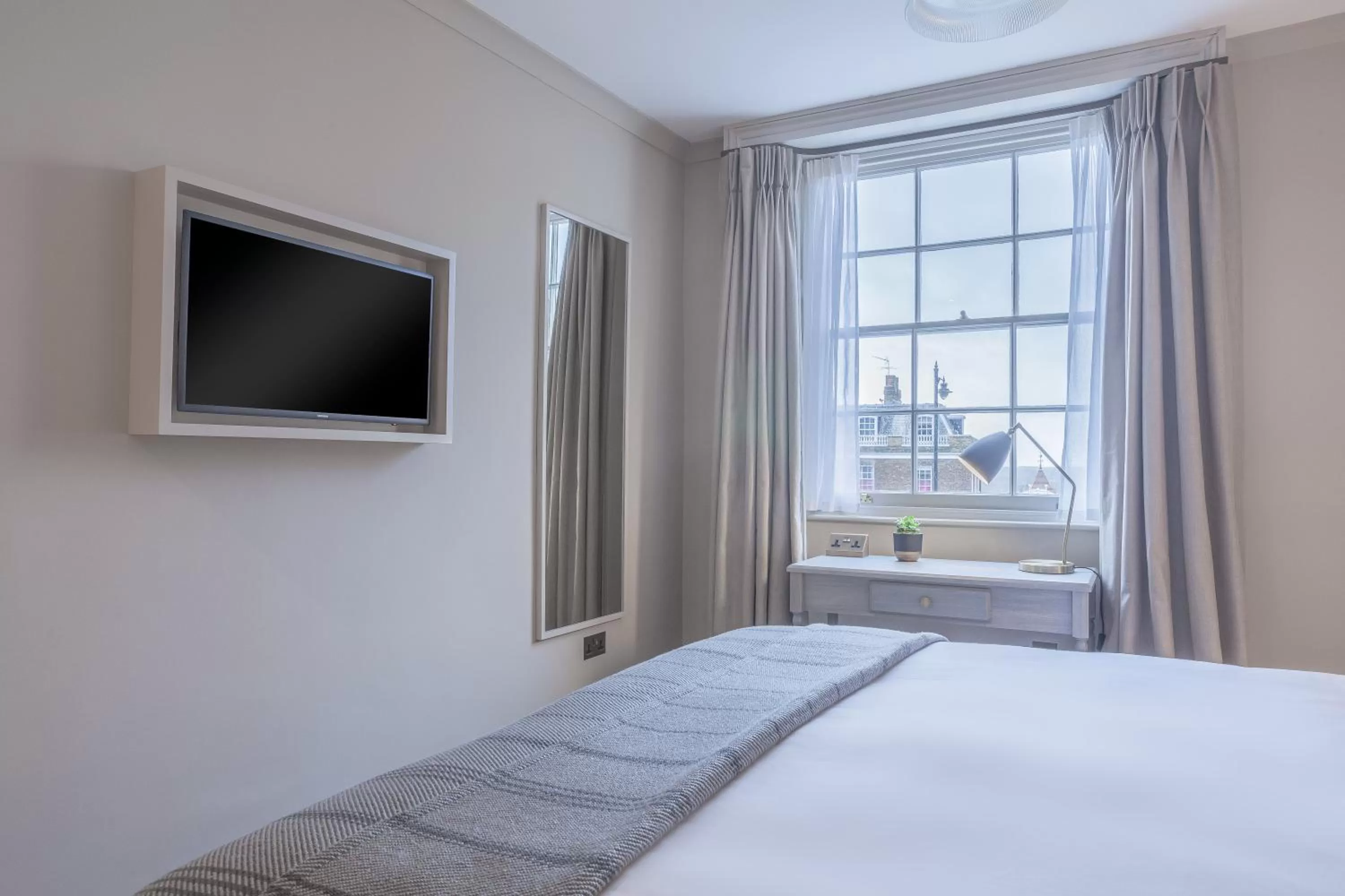 Bedroom, Bed in Richmond Hill Hotel