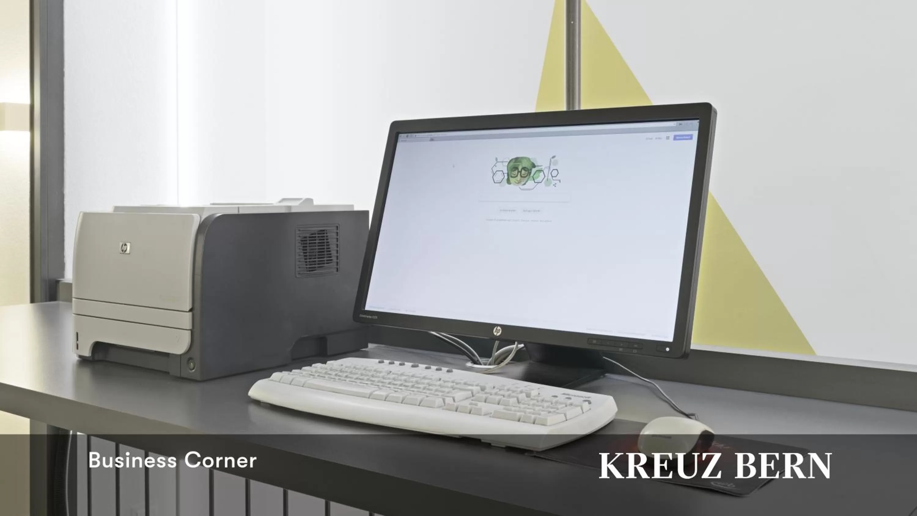 Communal lounge/ TV room in Kreuz Bern Modern City Hotel