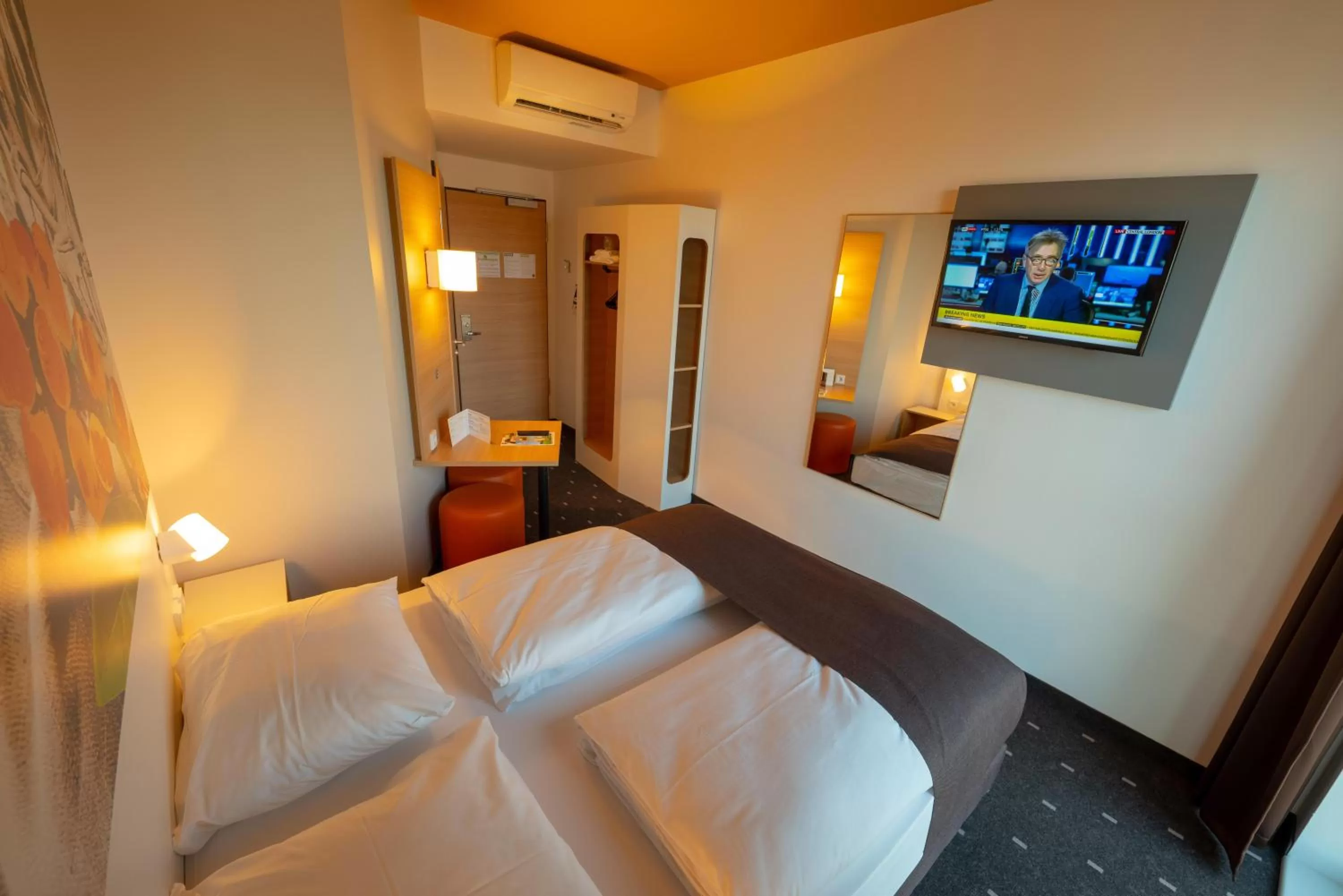 Superior Double Room in B&B Hotel Bremen-Überseestadt