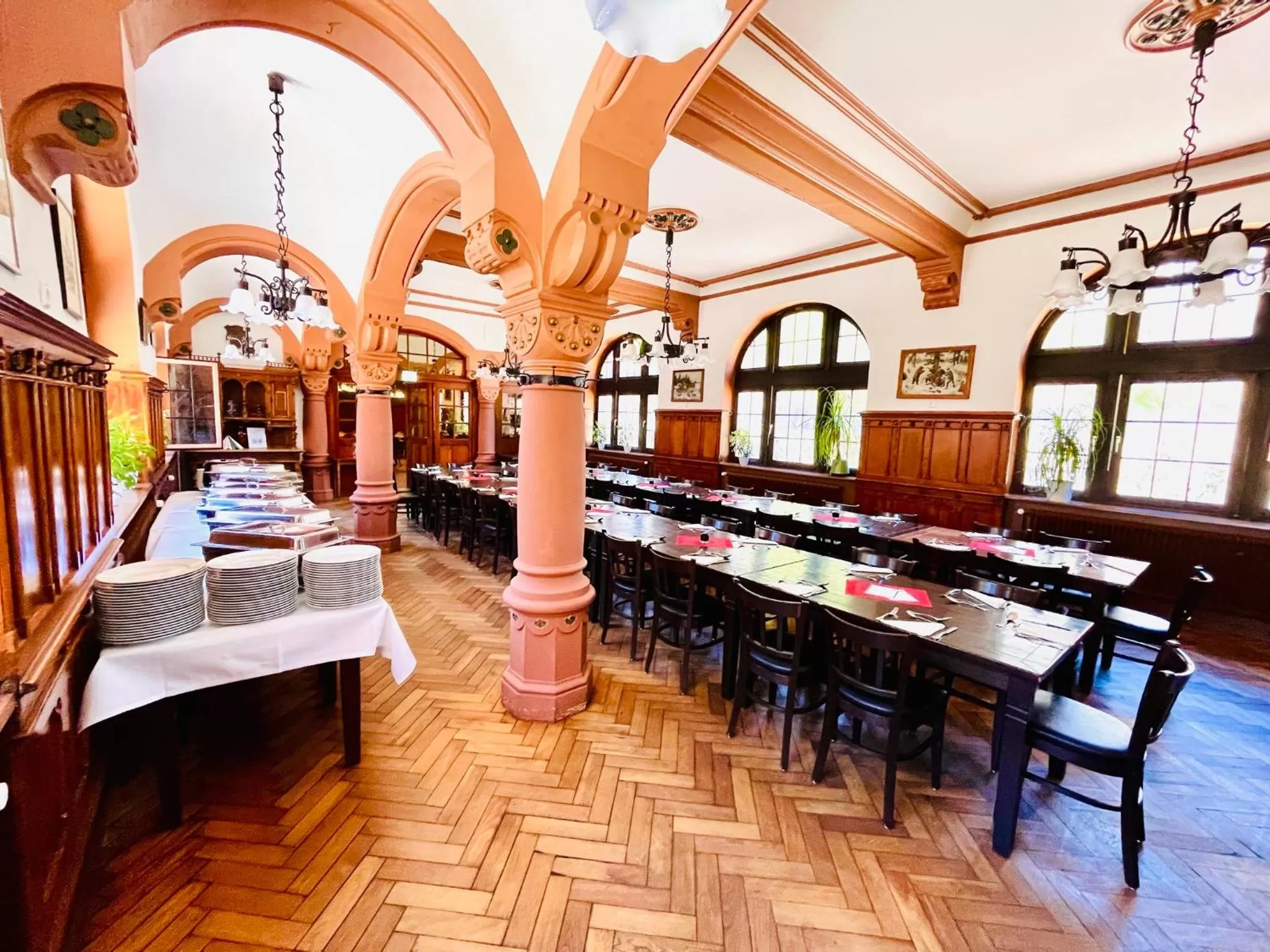 Restaurant/places to eat in Hotel Hoepfner Burghof