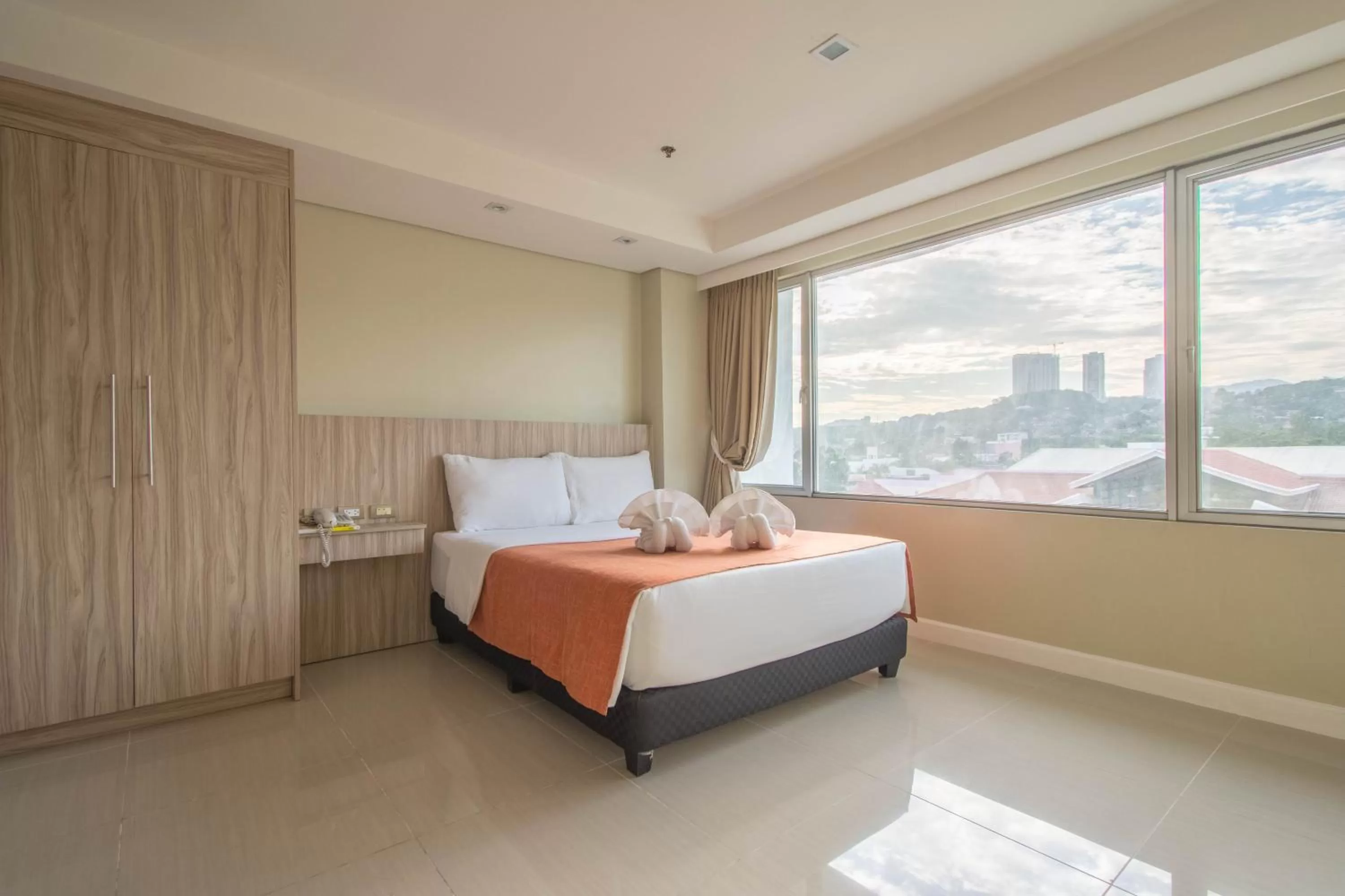 Bed in Alicia Apartelle