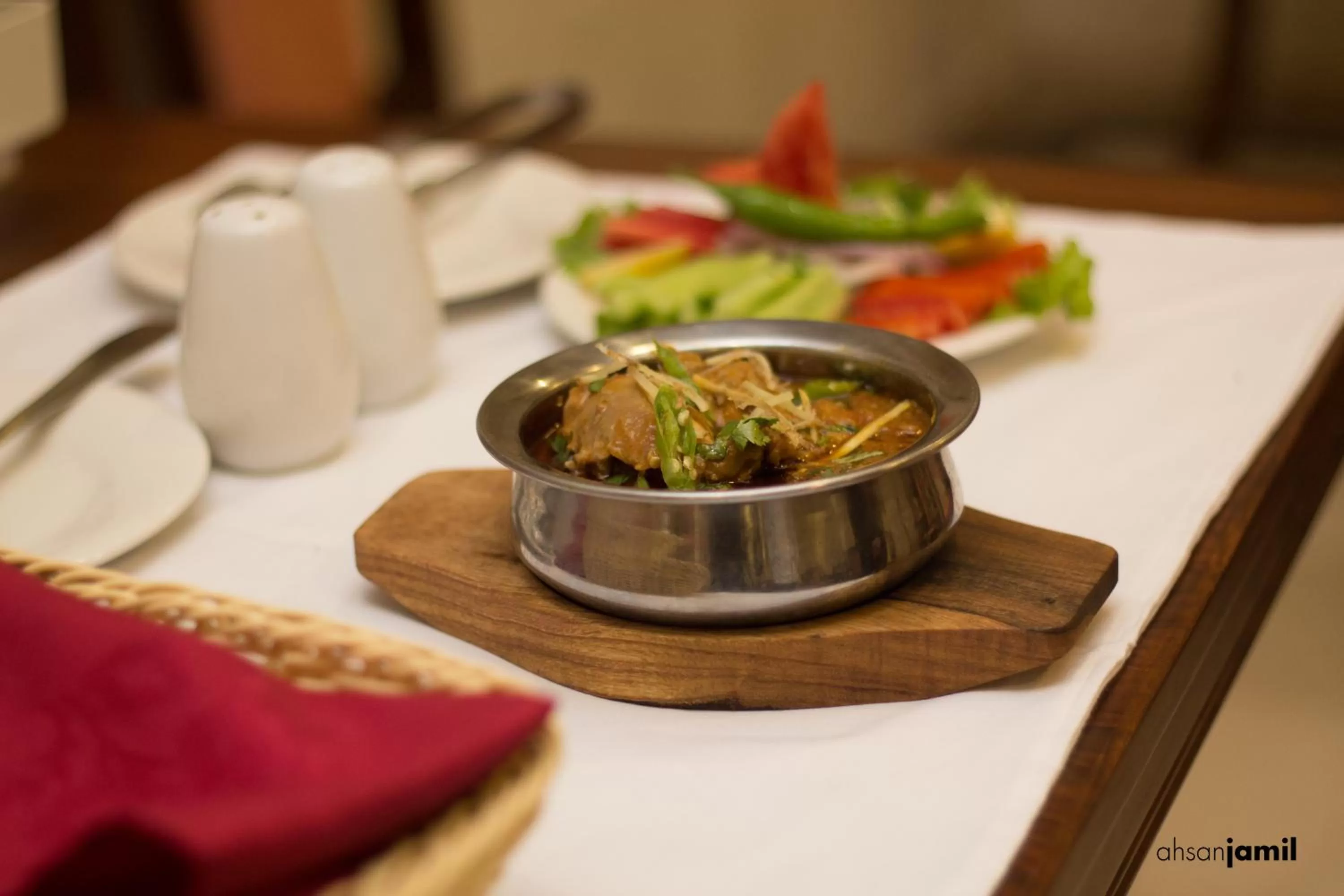 Food and drinks in S Chalet Multan