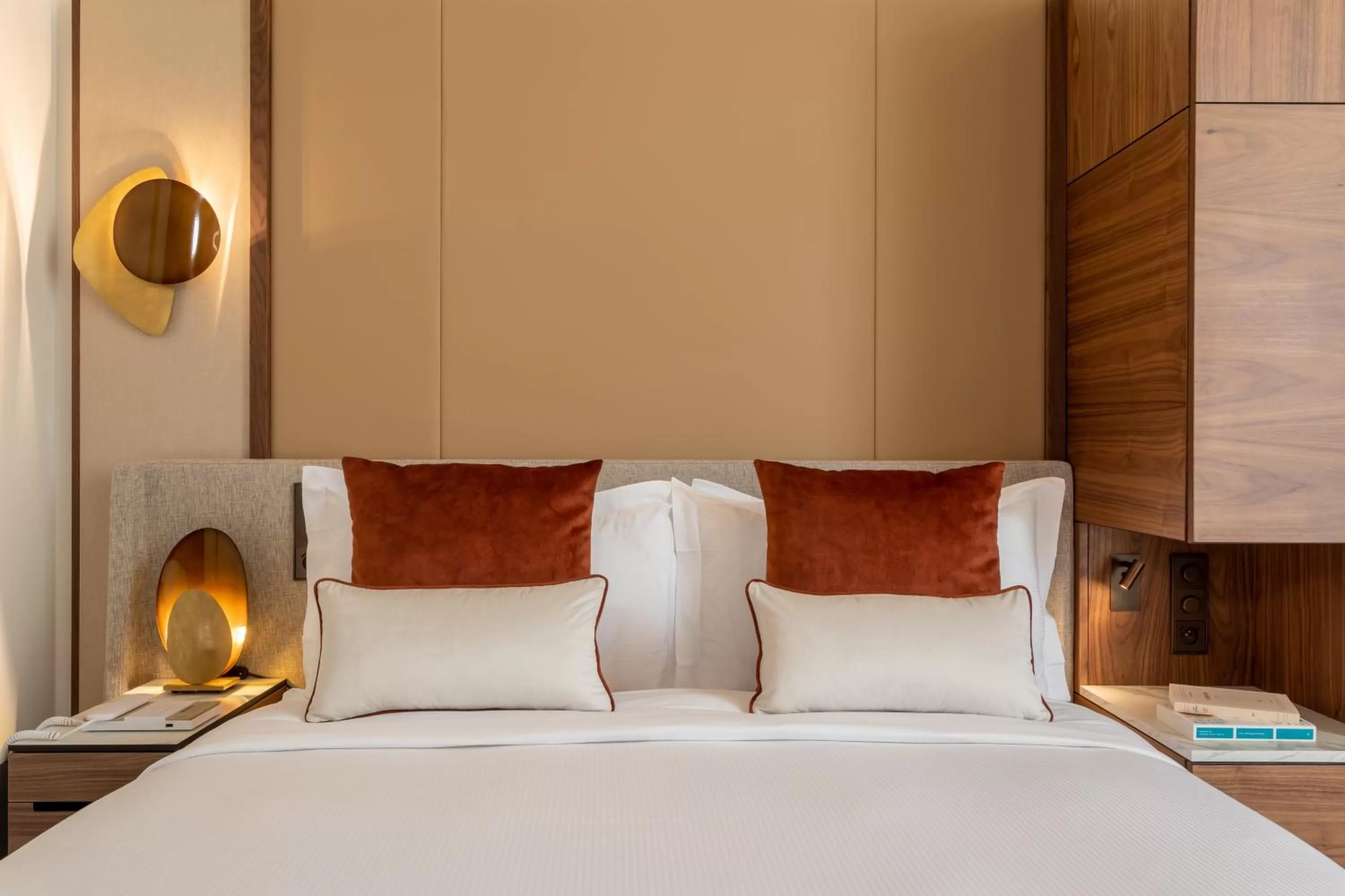 Bed in InterContinental Paris Champs Elysées Etoile by IHG