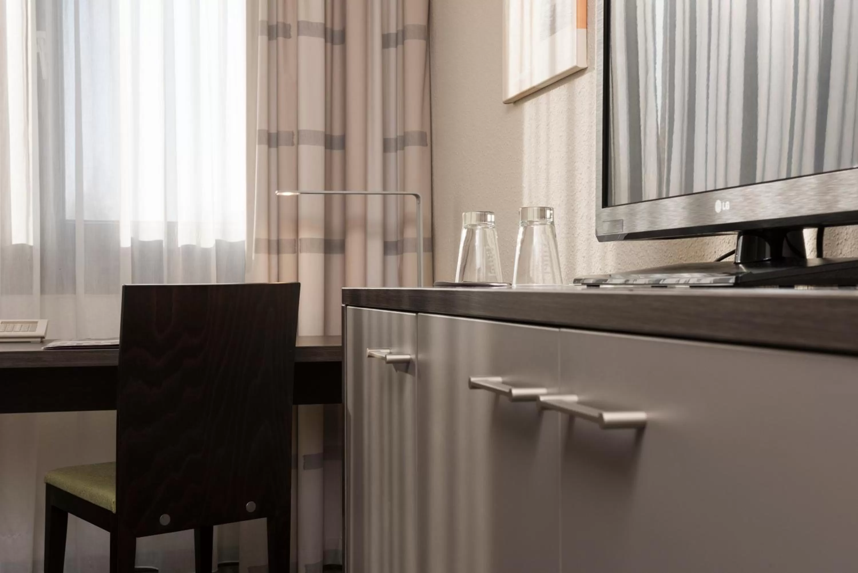 Decorative detail, Kitchen/Kitchenette in Mercure Düsseldorf Airport