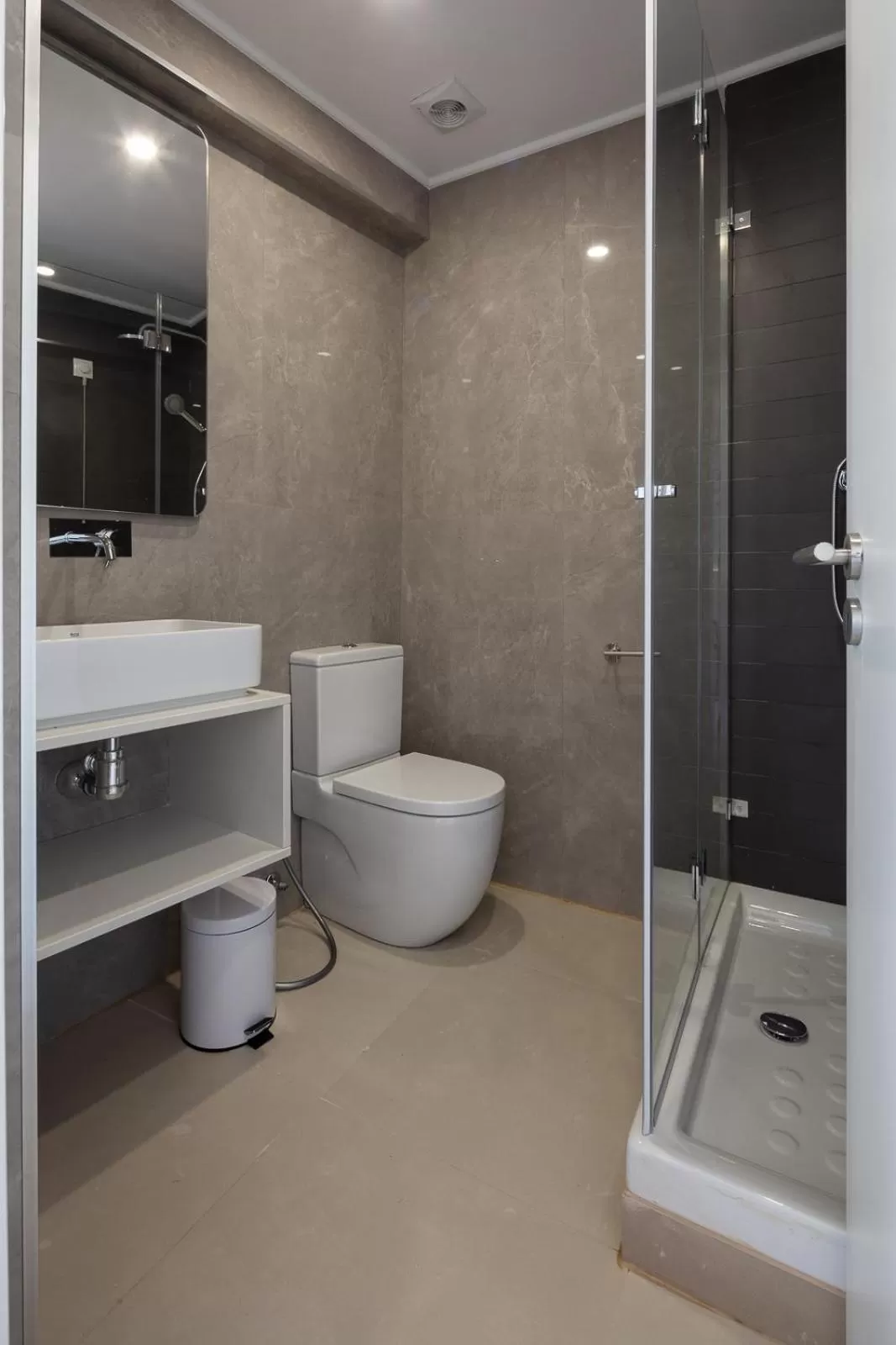 Bathroom in The ICONS Lisbon Hotel