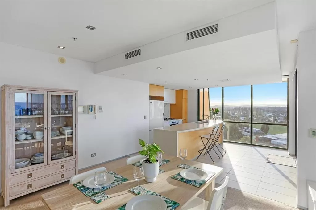 Ambience on Burleigh Beach