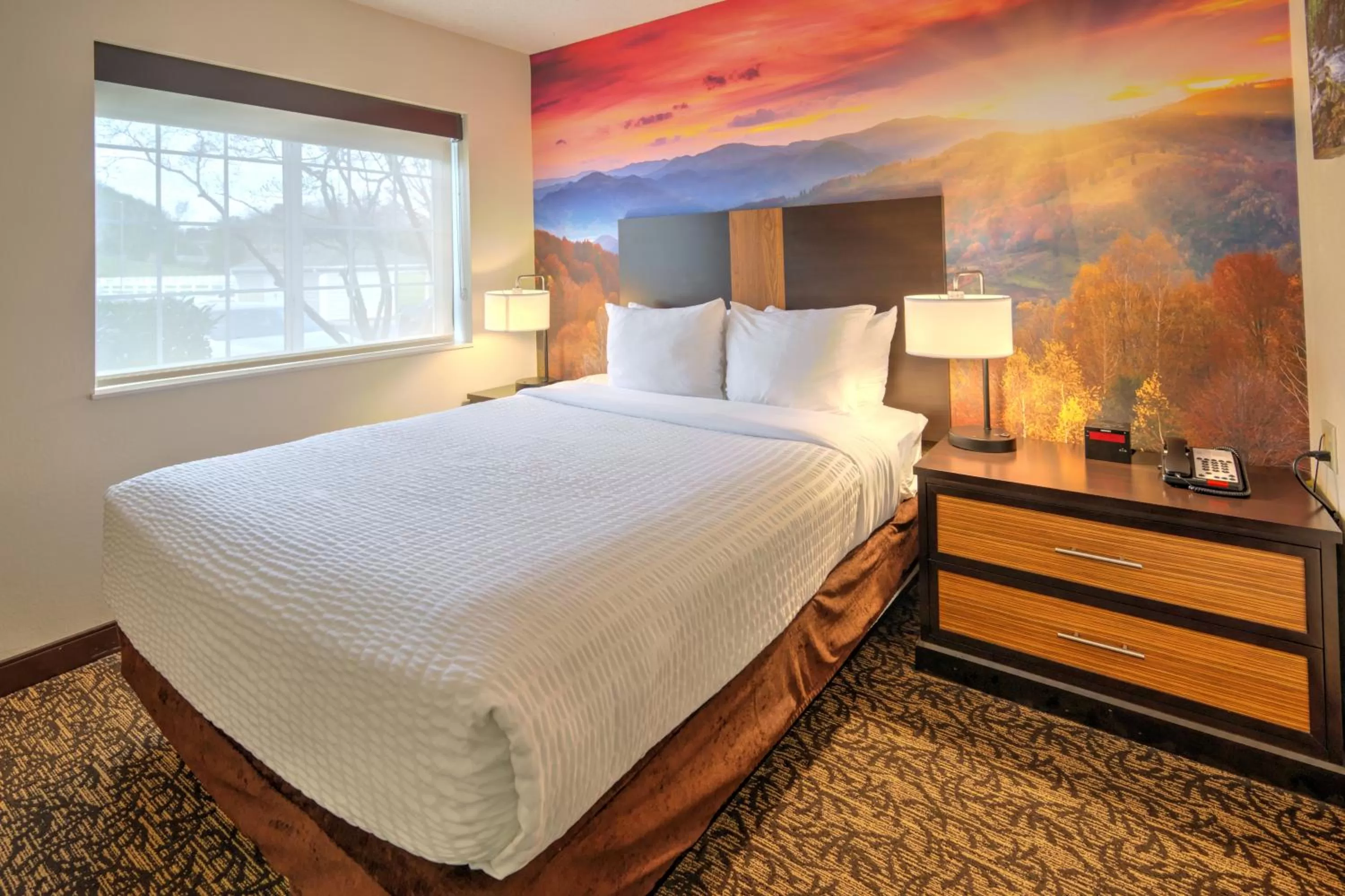 Bed in LeConte Hotel & Convention Center, an Ascend Collection Hotel