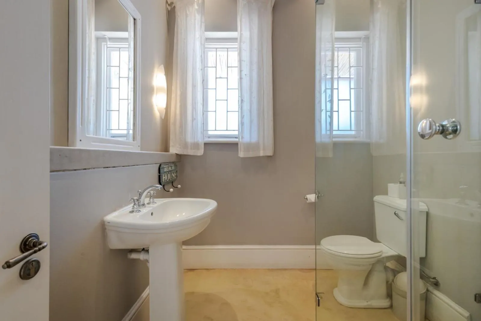 Bathroom in Blue Bay Lodge