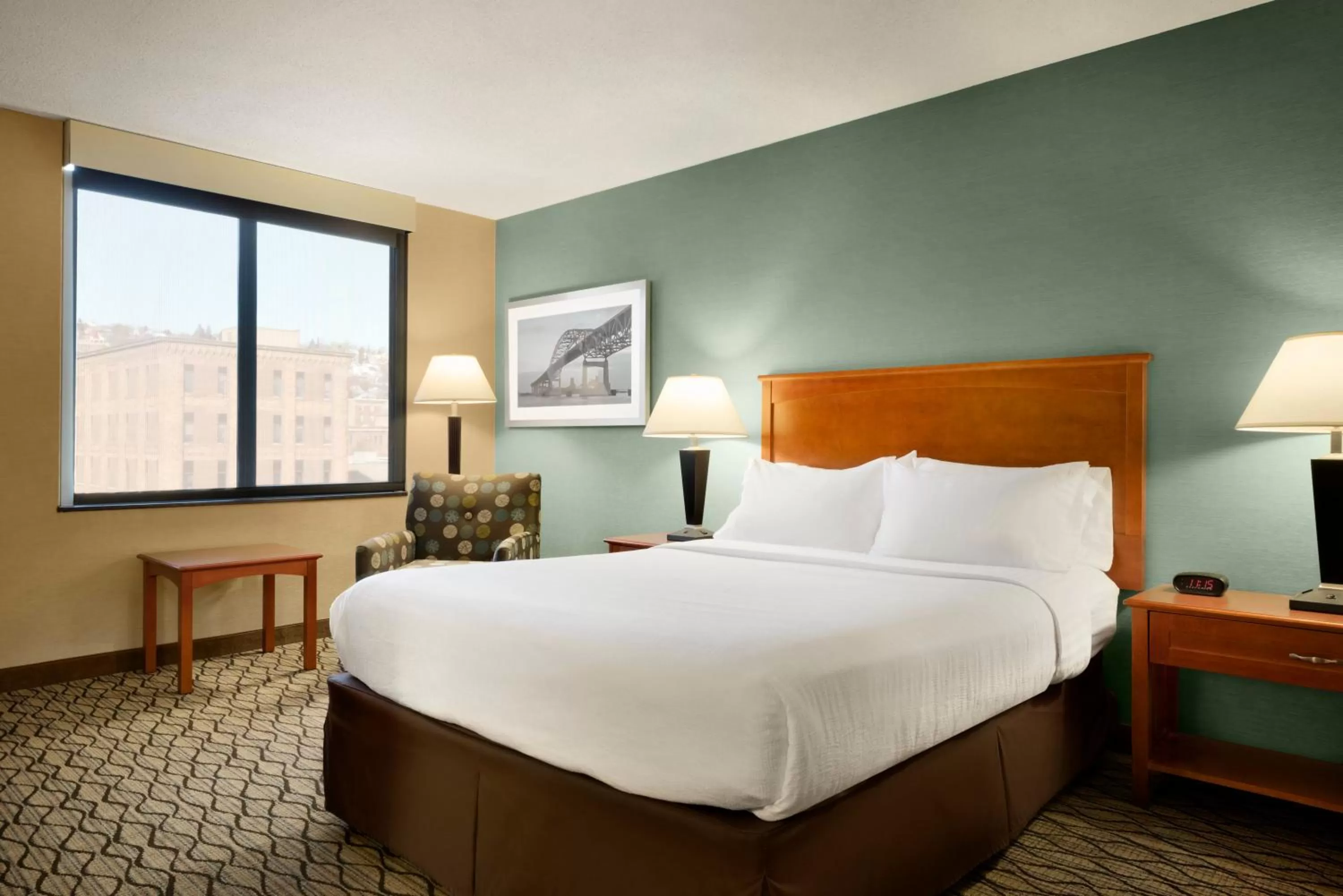 Photo of the whole room, Bed in Holiday Inn & Suites Duluth-Downtown by IHG