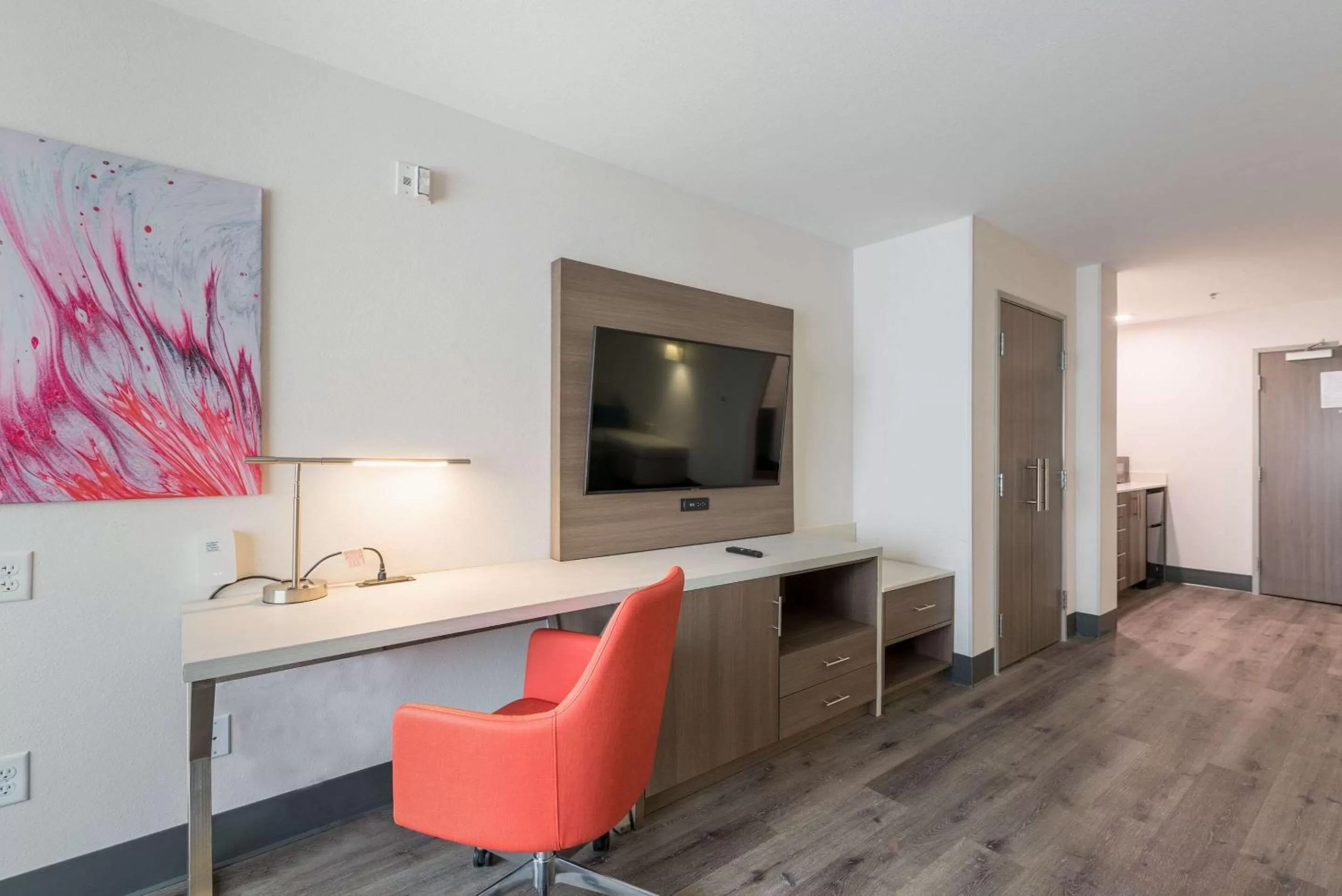 Bedroom in Comfort Suites Colorado Springs East - Medical Center Area