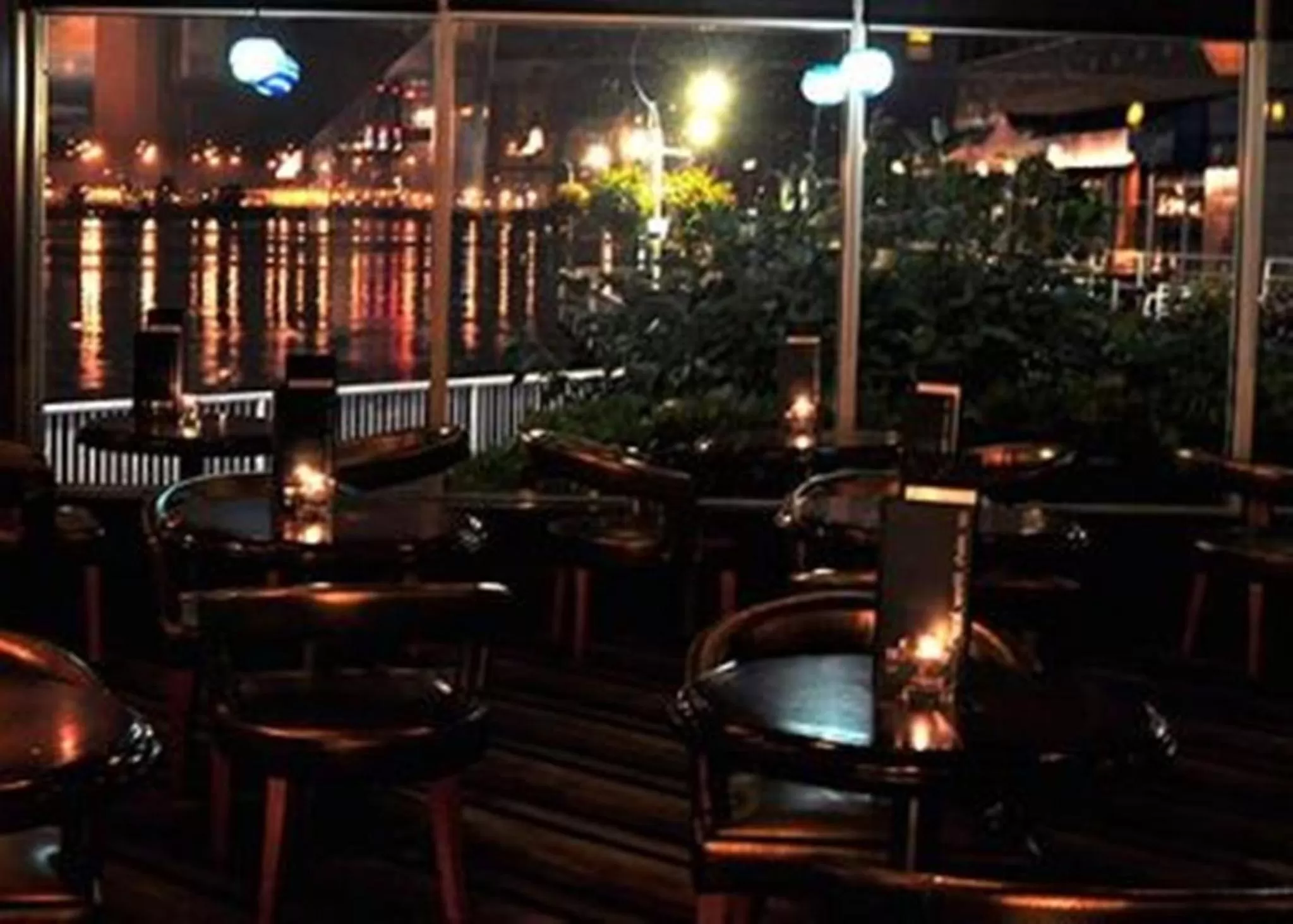 Lounge or bar in Inn At The Quay