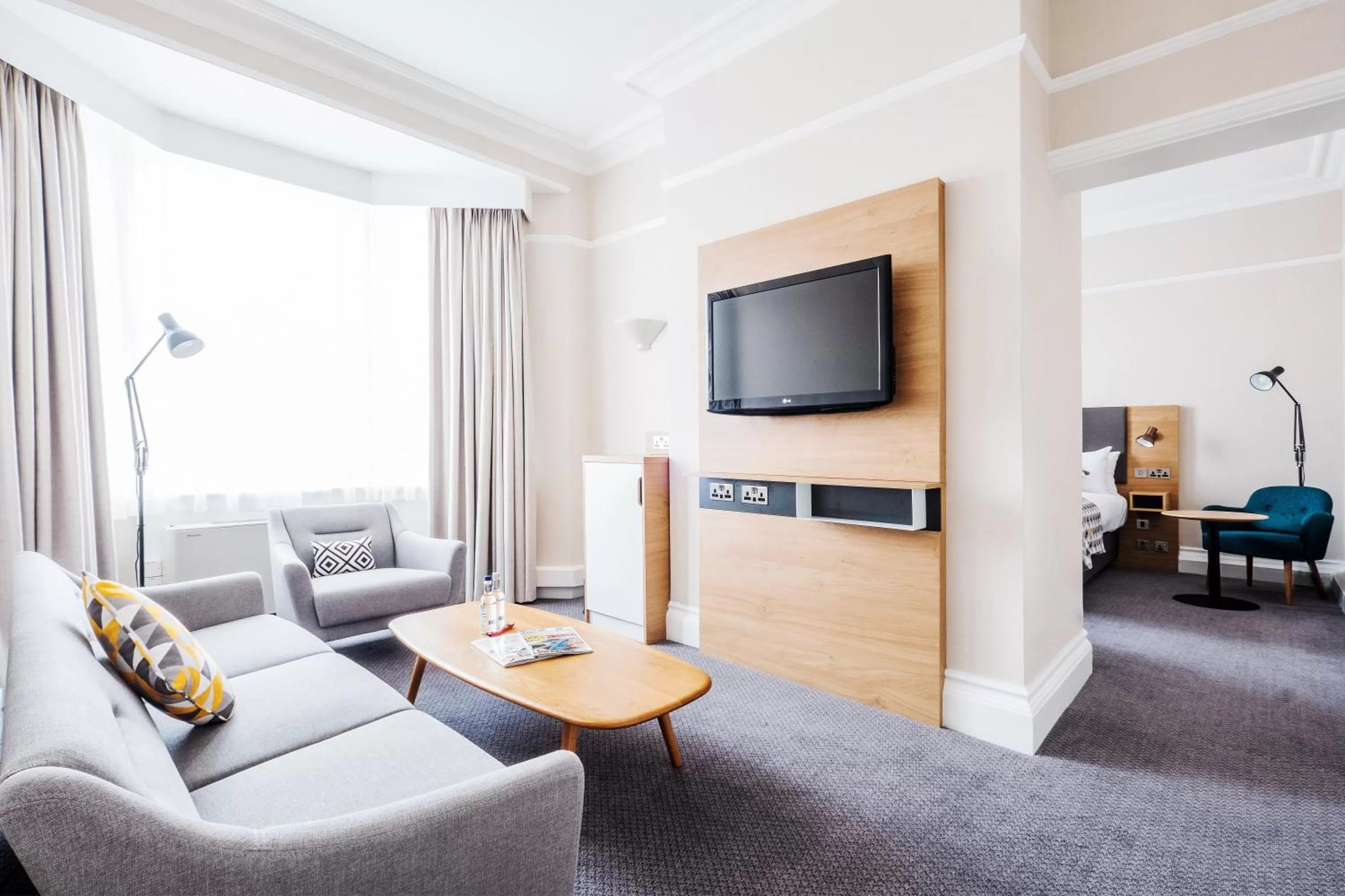 Mini Double Suite - Non-Smoking in Holiday Inn Farnborough, an IHG Hotel