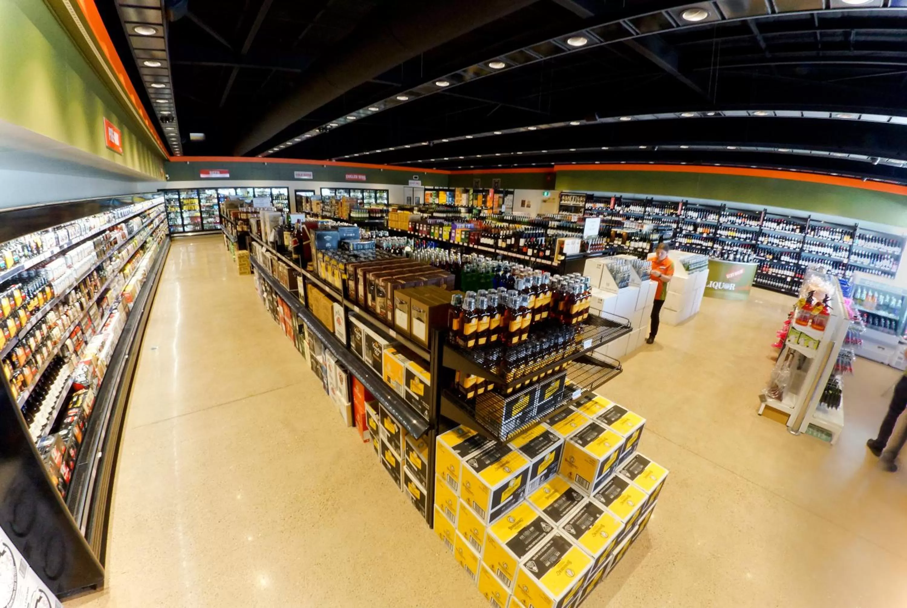 On-site shops in Isa Hotel