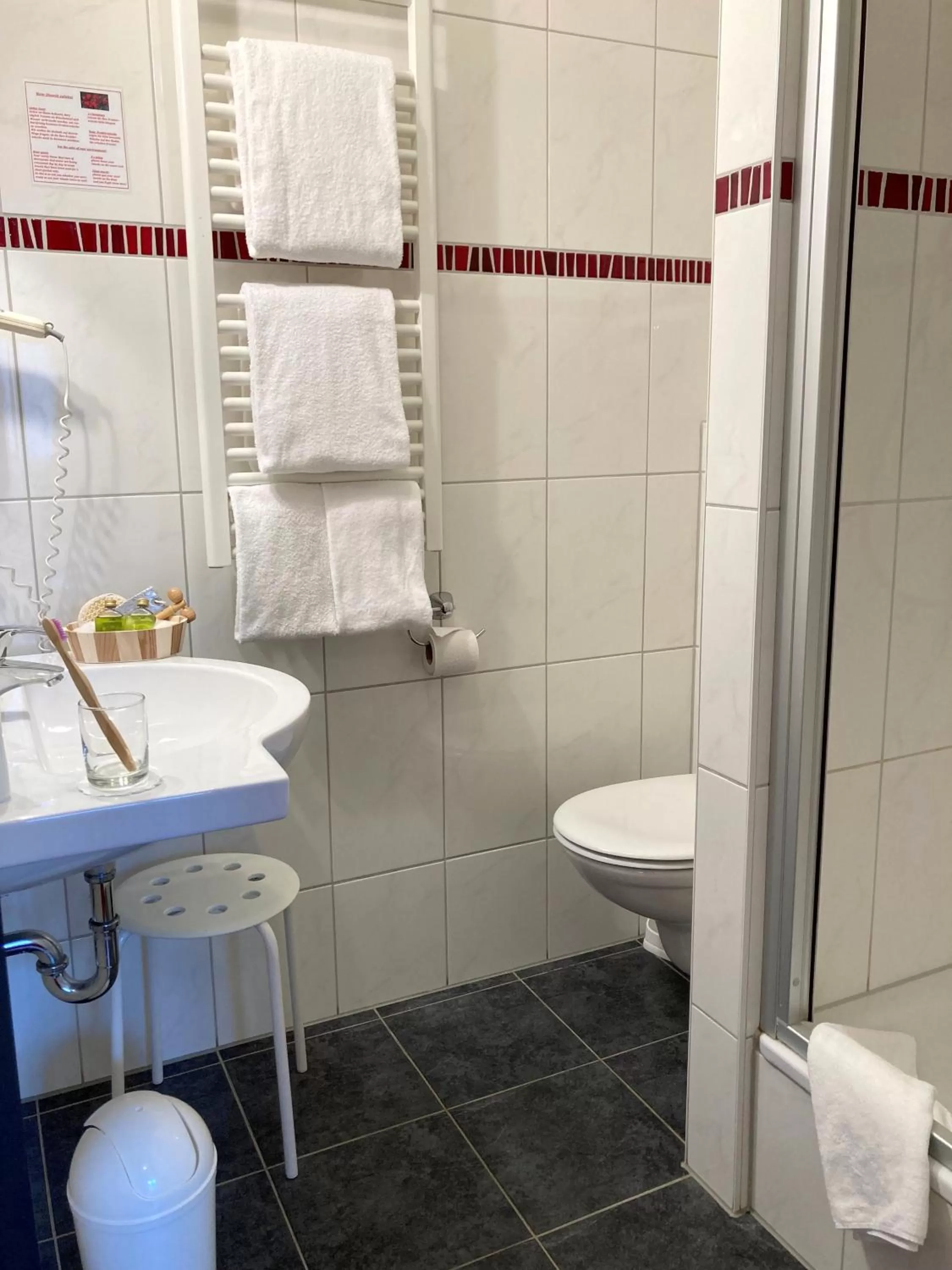 Bathroom in Hotel Rappen Rothenburg ob der Tauber