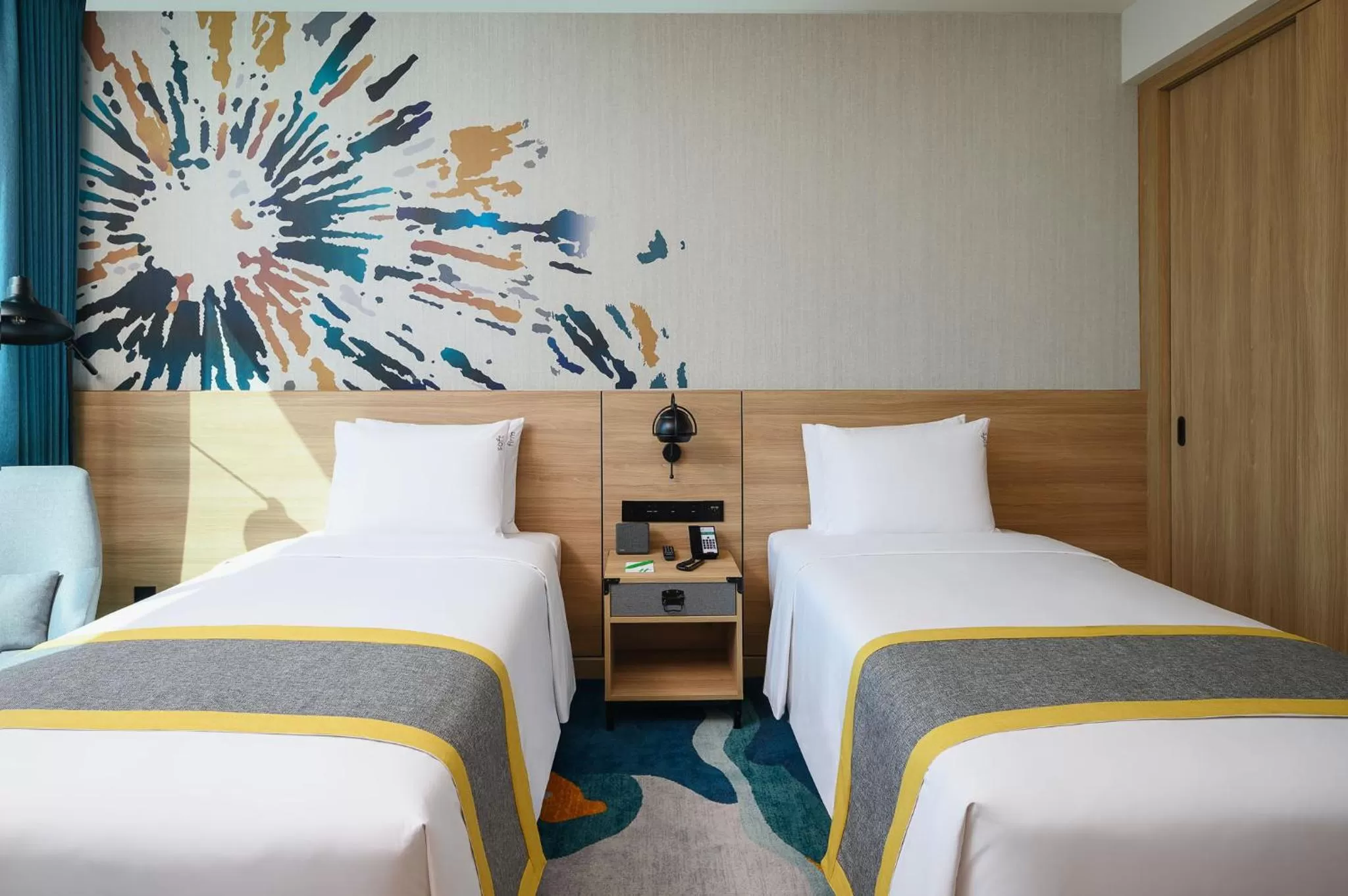 Twin Room with Balcony in Holiday Inn & Suites Siracha Laemchabang, an IHG Hotel