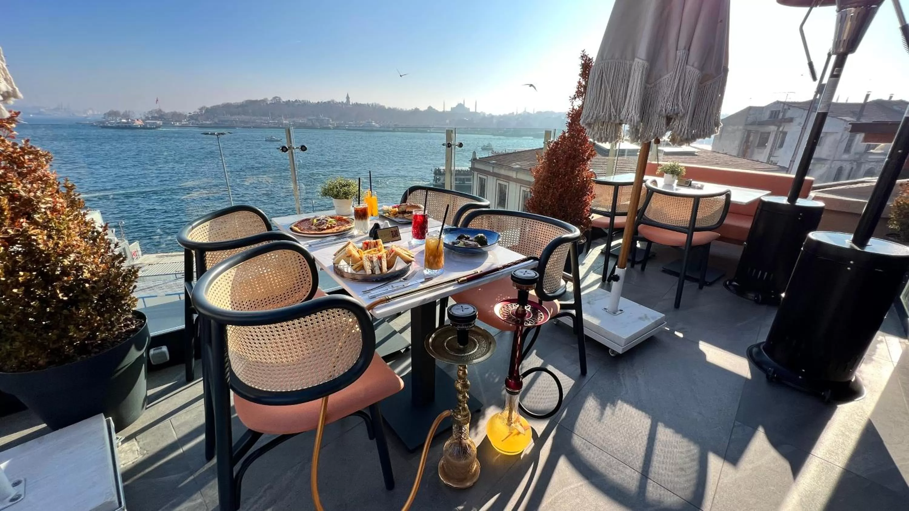 Restaurant/places to eat in The Wings Hotel Istanbul