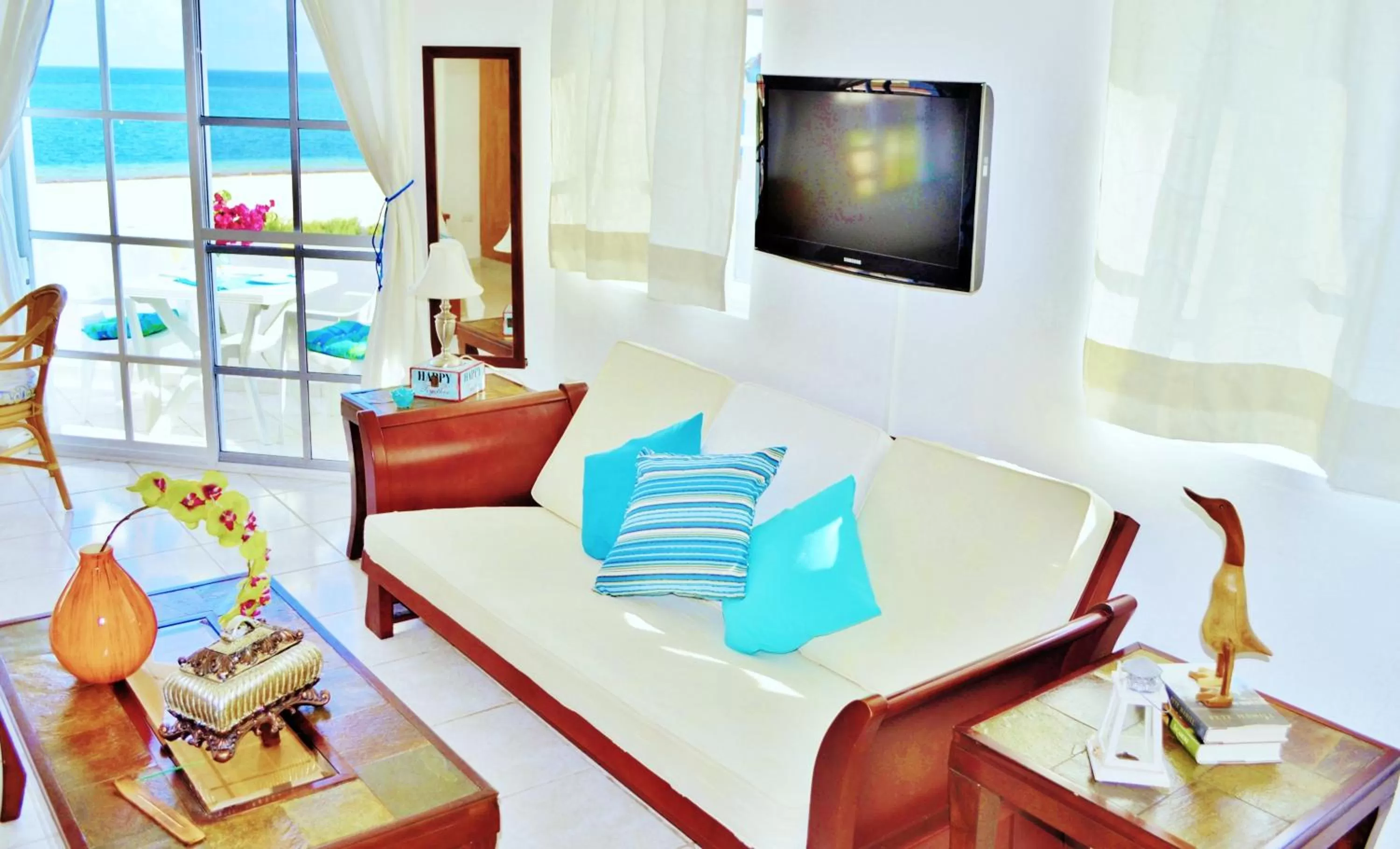 TV and multimedia in Corales Suites