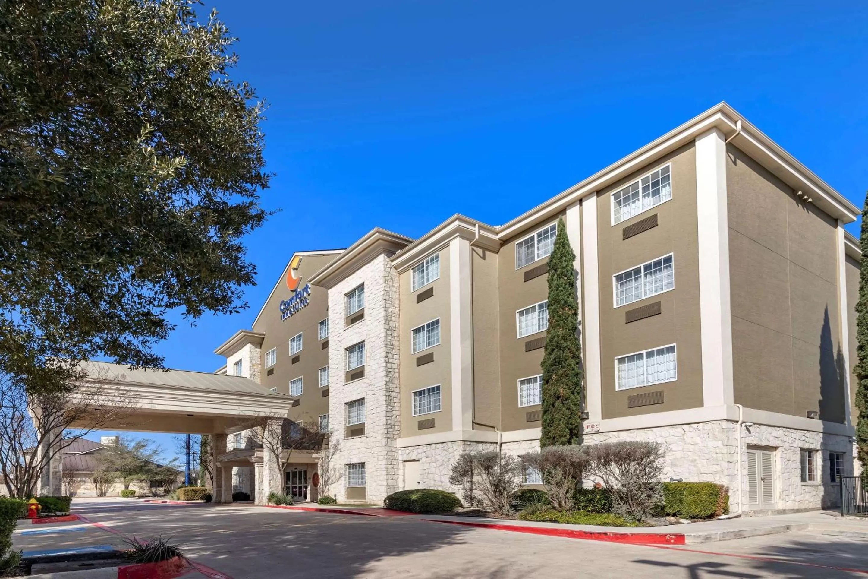 Property building in Comfort Inn & Suites Texas Hill Country
