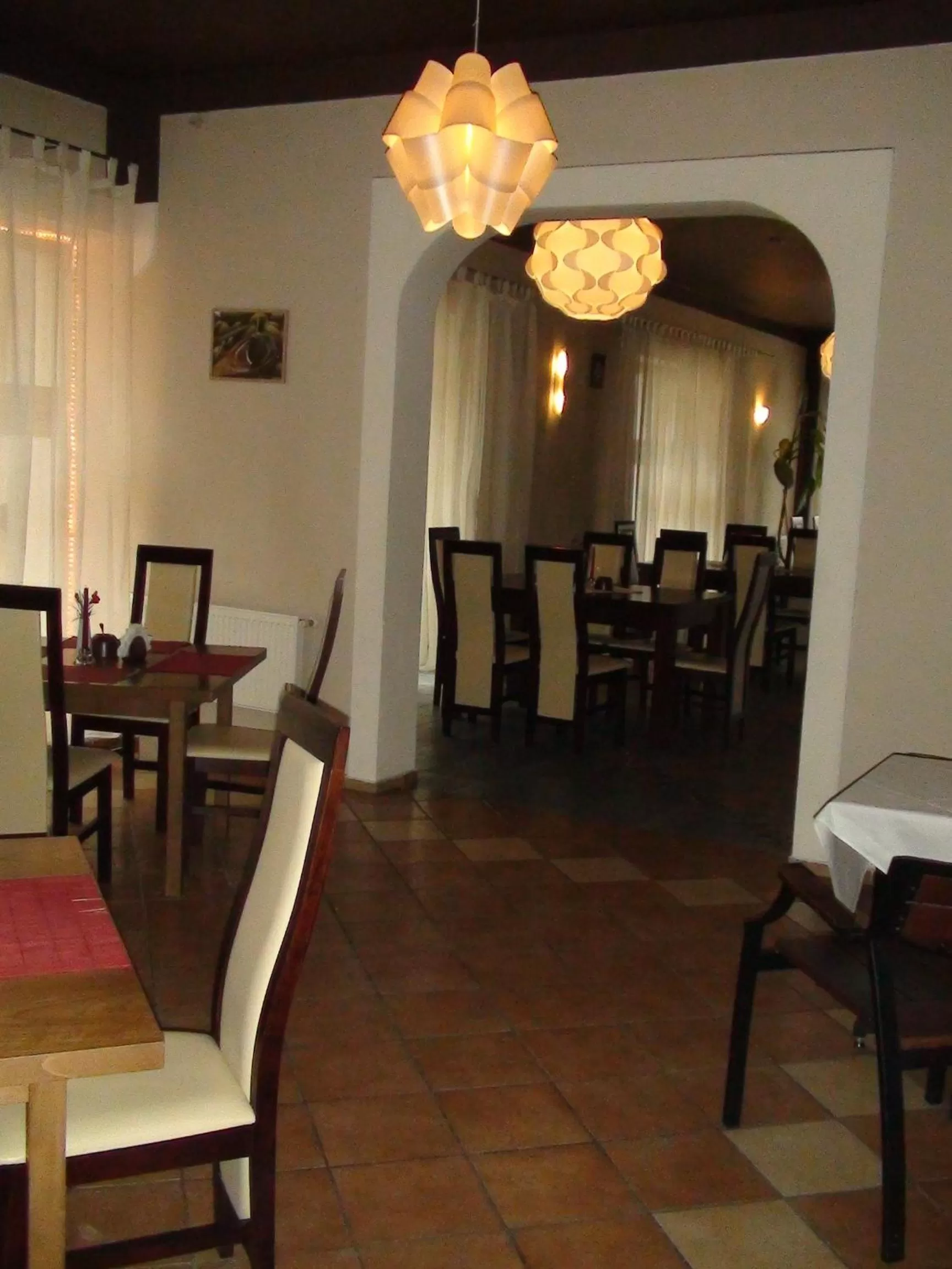Restaurant/places to eat in Hotel Europa