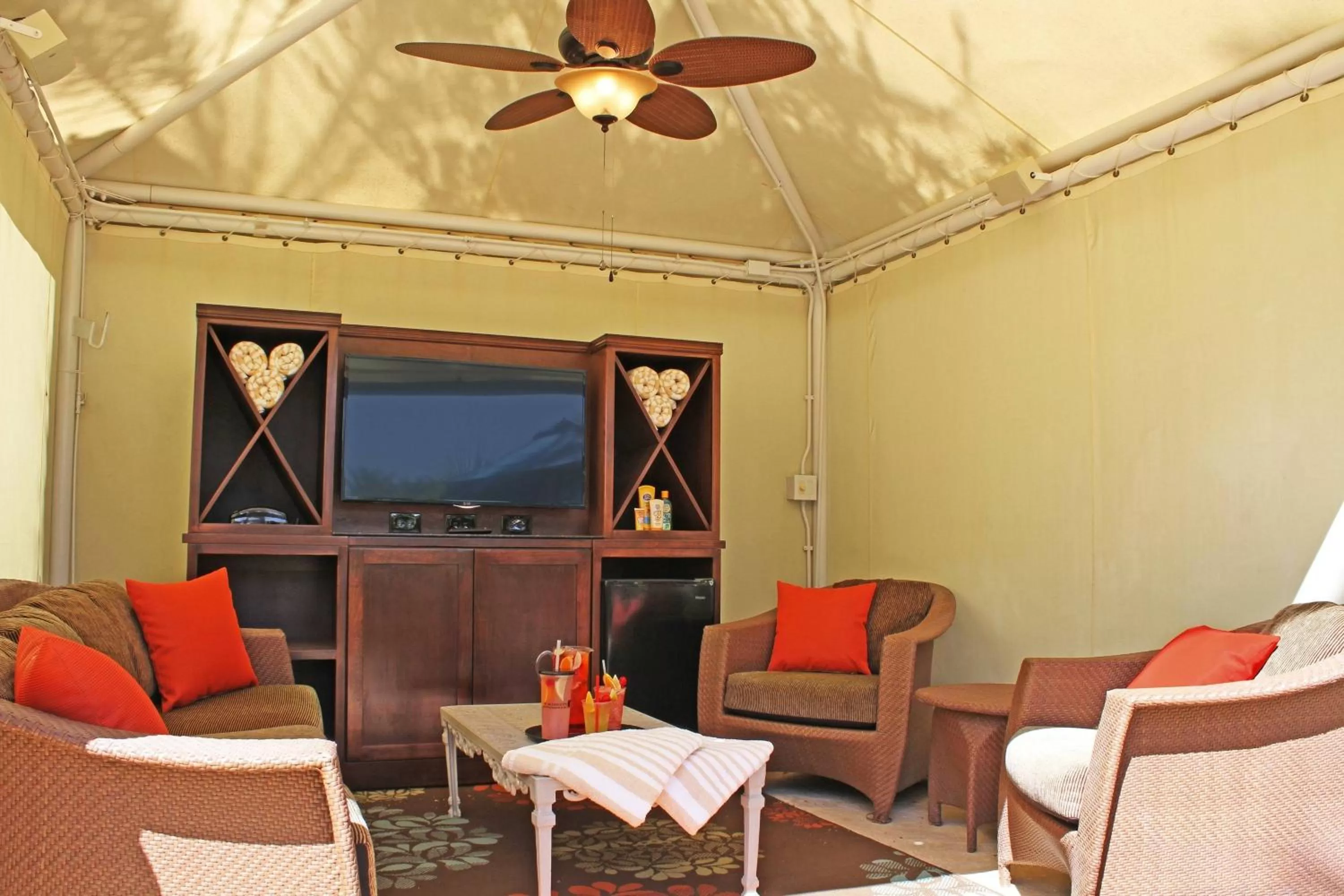 Swimming pool in JW Marriott Las Vegas Resort & Spa