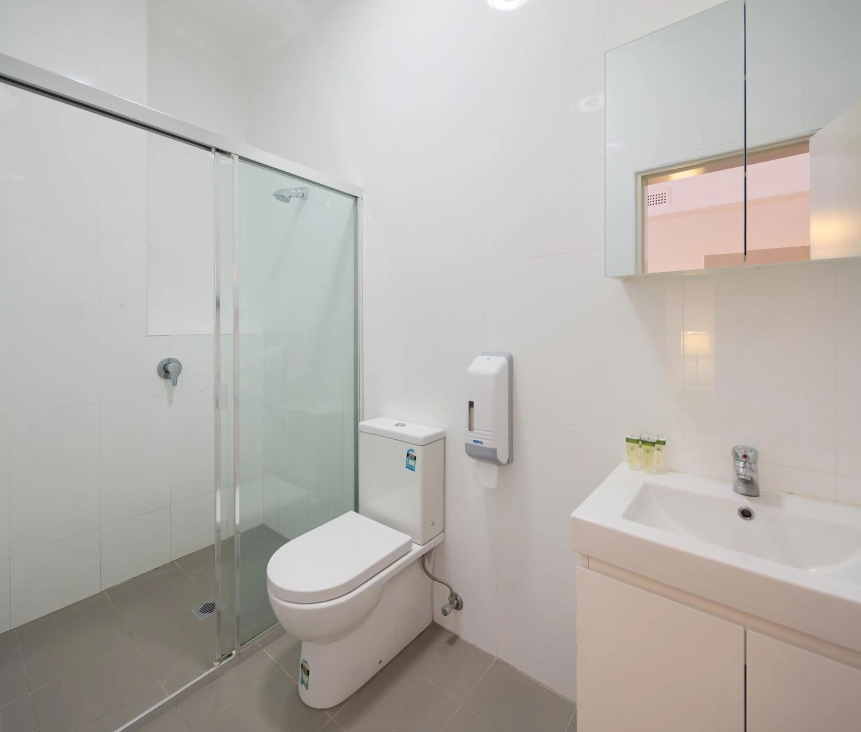 Bathroom in Neutral Bay Lodge