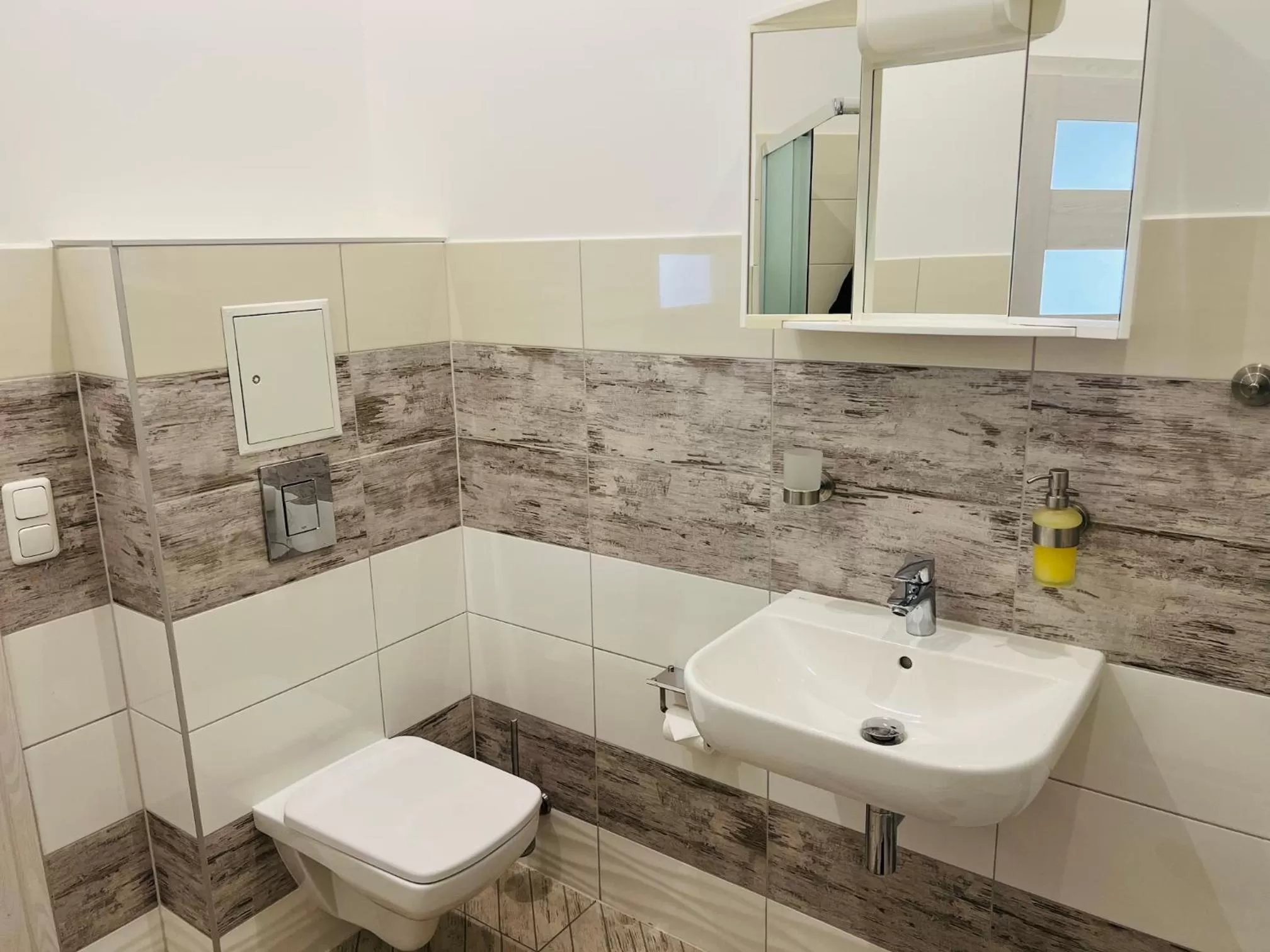 Shower in M&M Hotel - Harburg