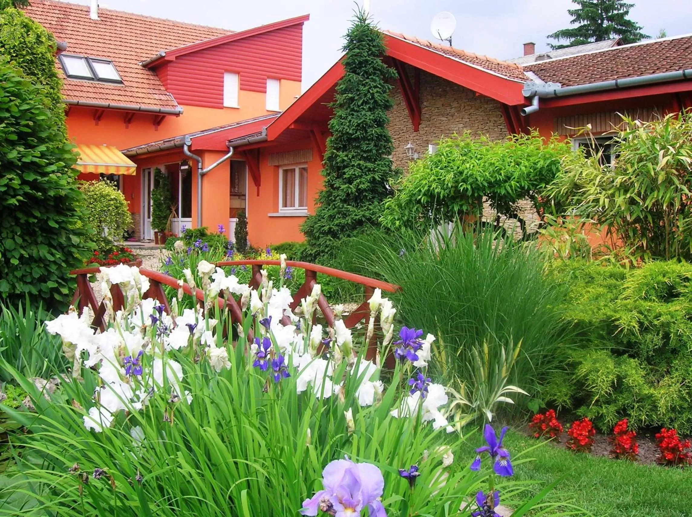 Property building in Green Park Villa