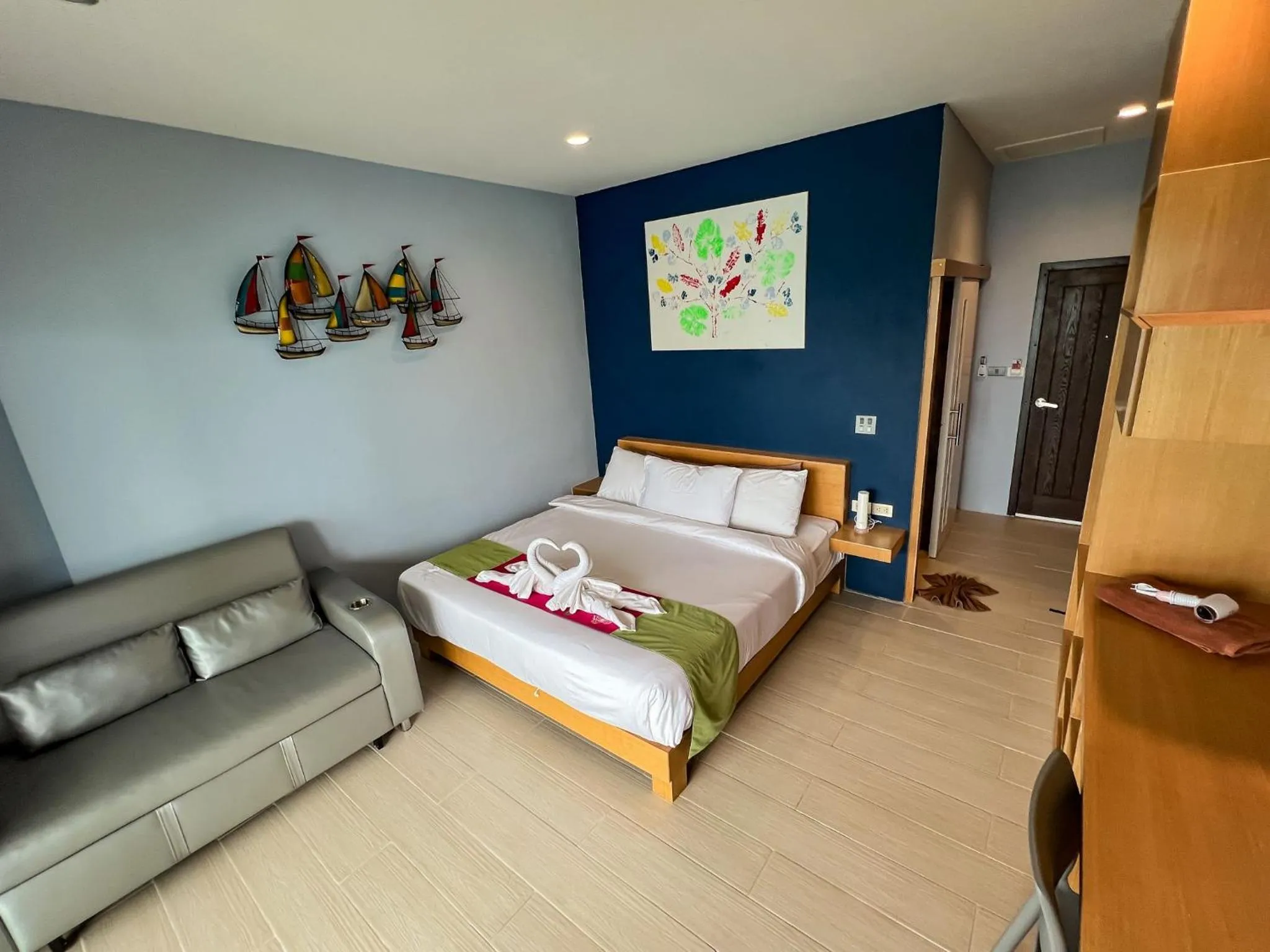 Bed in Cliff Lanta Suite-Koh Lanta Krabi