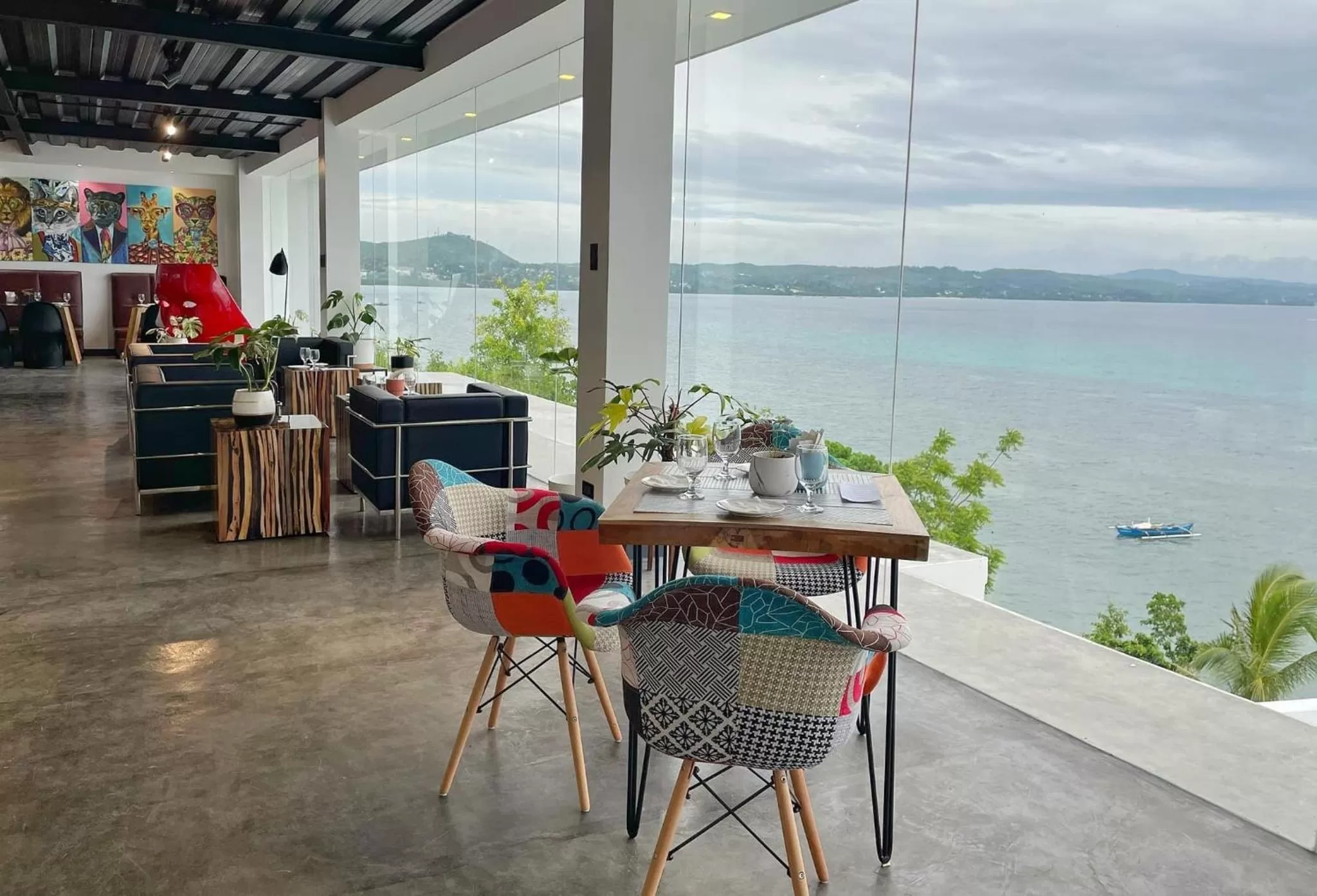 Restaurant/places to eat in Epic Suites Bohol ADULTS ONLY