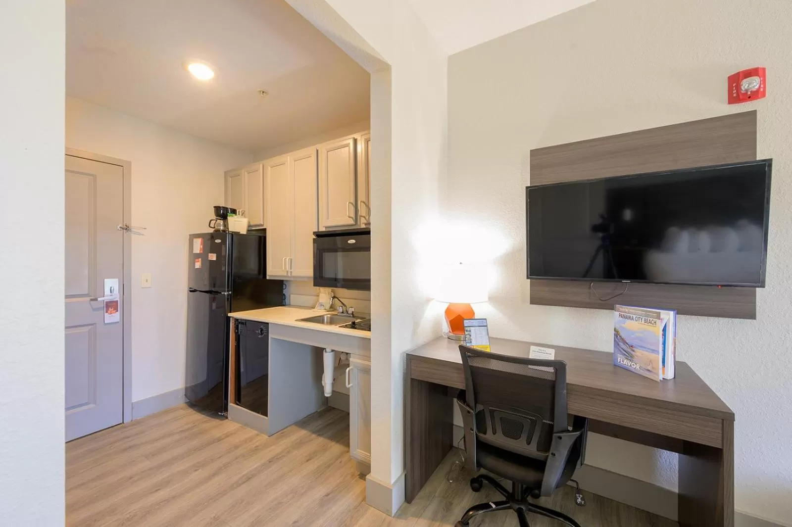 TV and multimedia in Hawthorn Extended Stay by Wyndham Panama City Beach