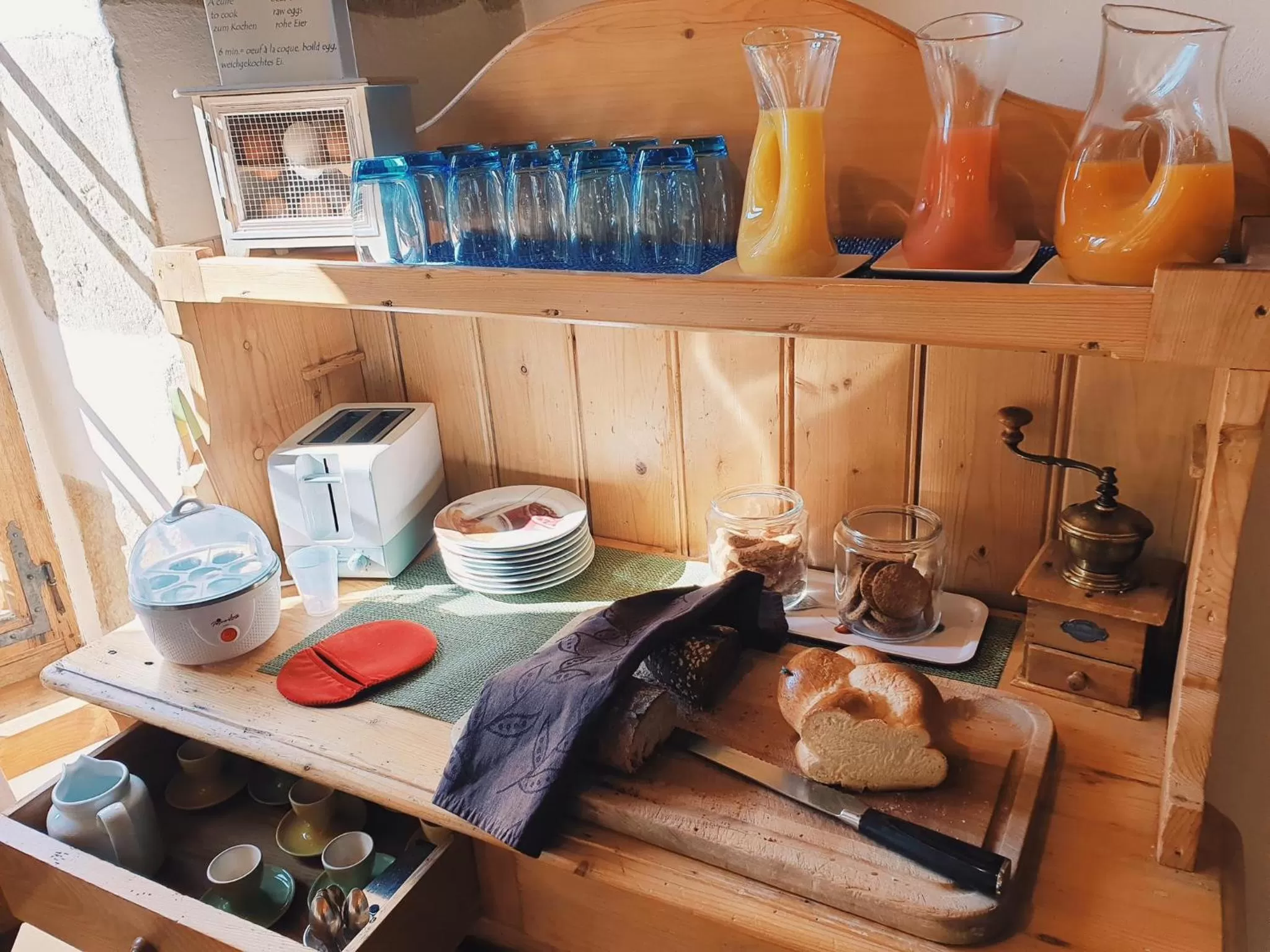 Breakfast in Hôtel La Maison du Prussien