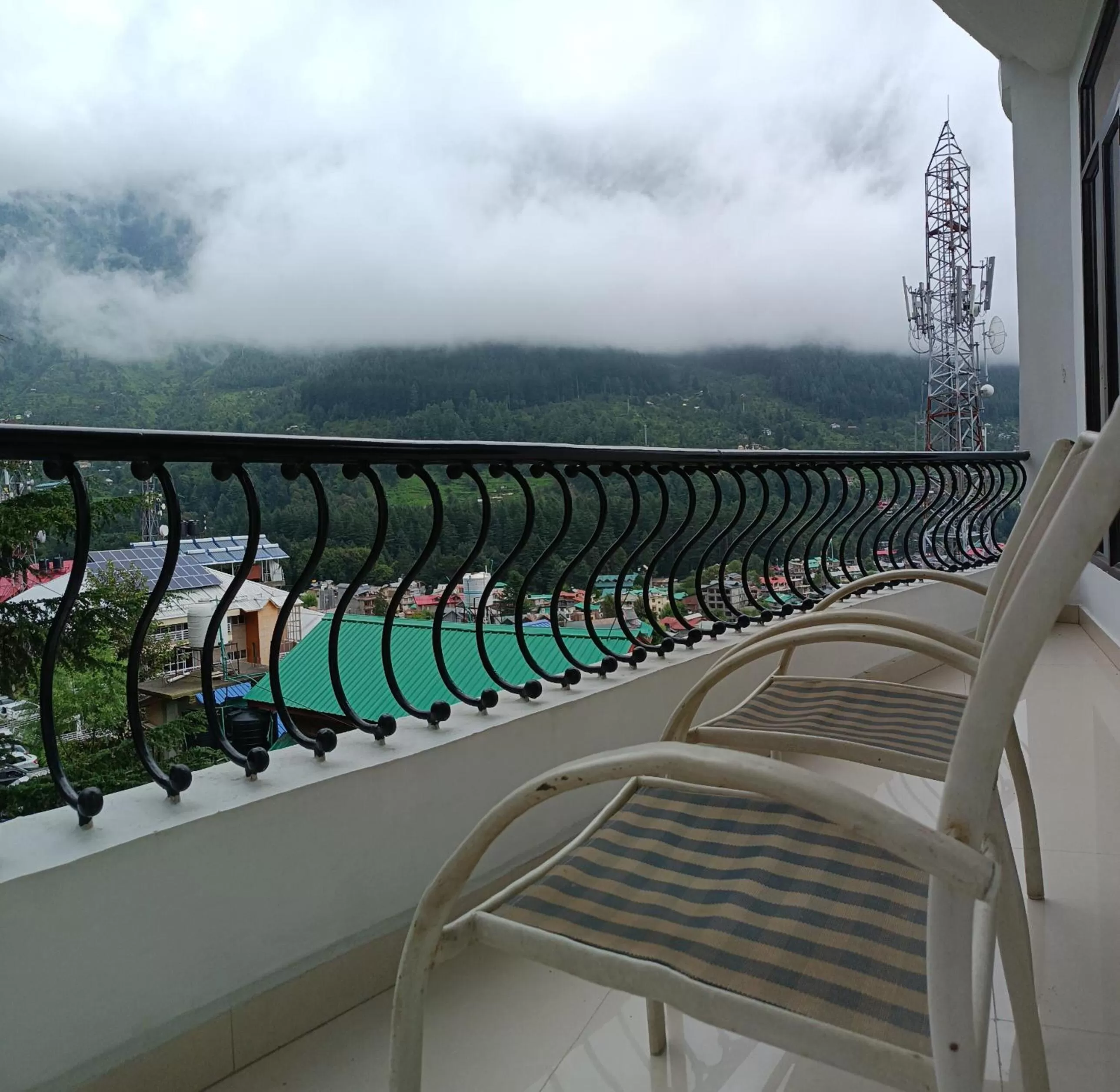 Balcony/Terrace in Hotel Broadways Inn