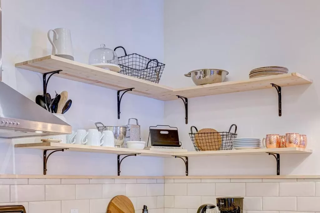 Kitchen or kitchenette in Mountain Retreat, Pool & Hot Tub, BBQ, Patio, King Bed, Sleeps 6!